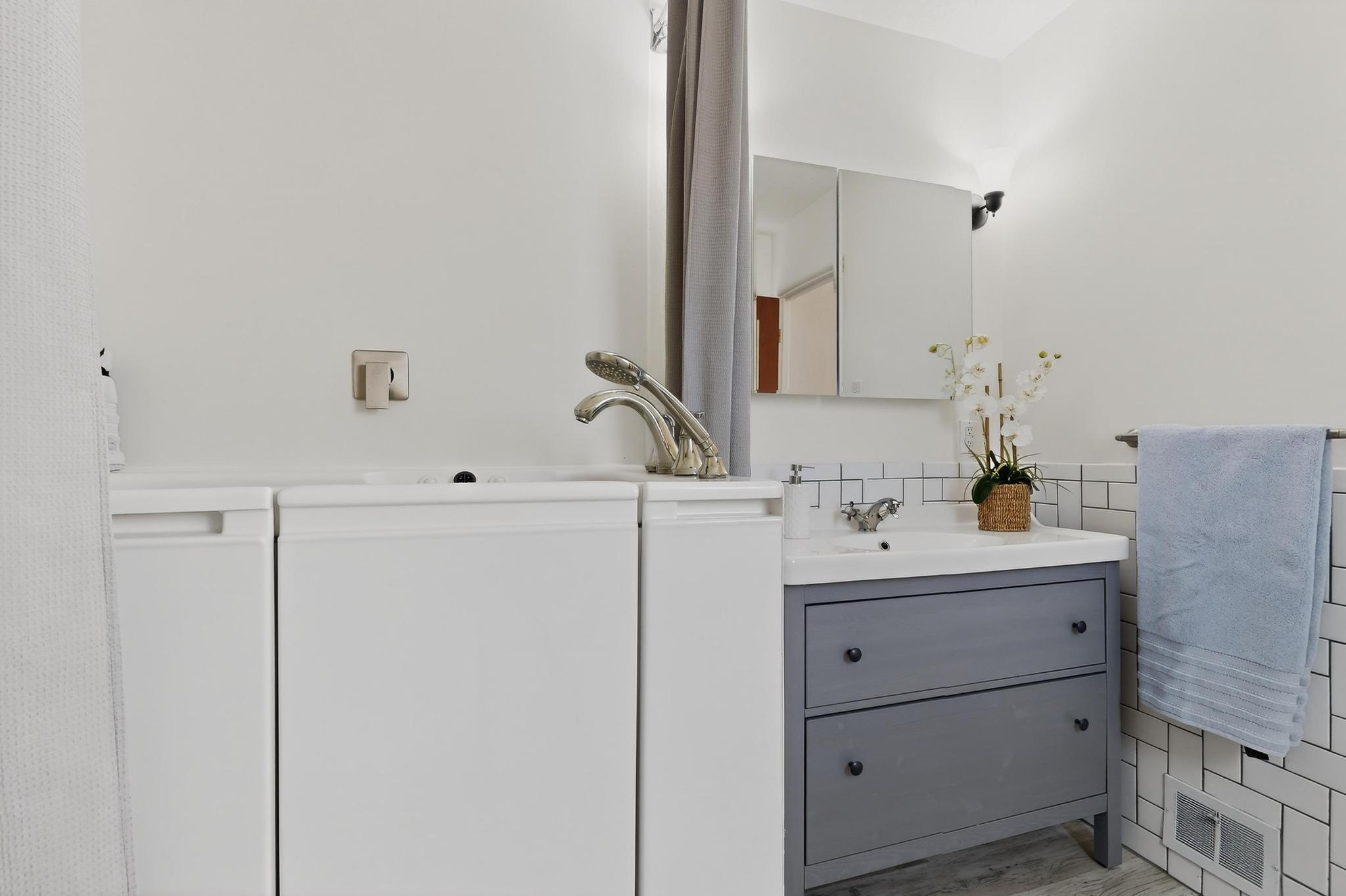 9806 McKnight Avenue NE