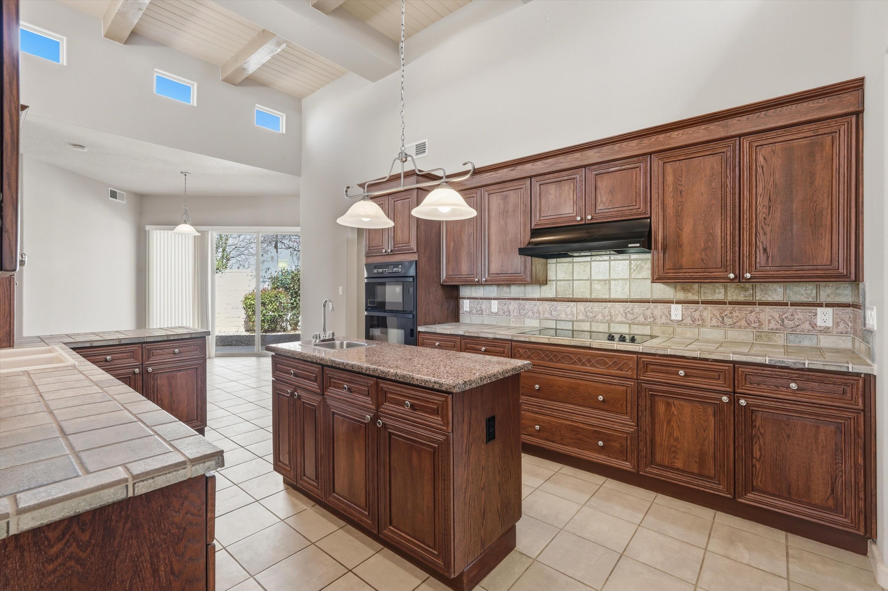 7009 E Starshine Street NE