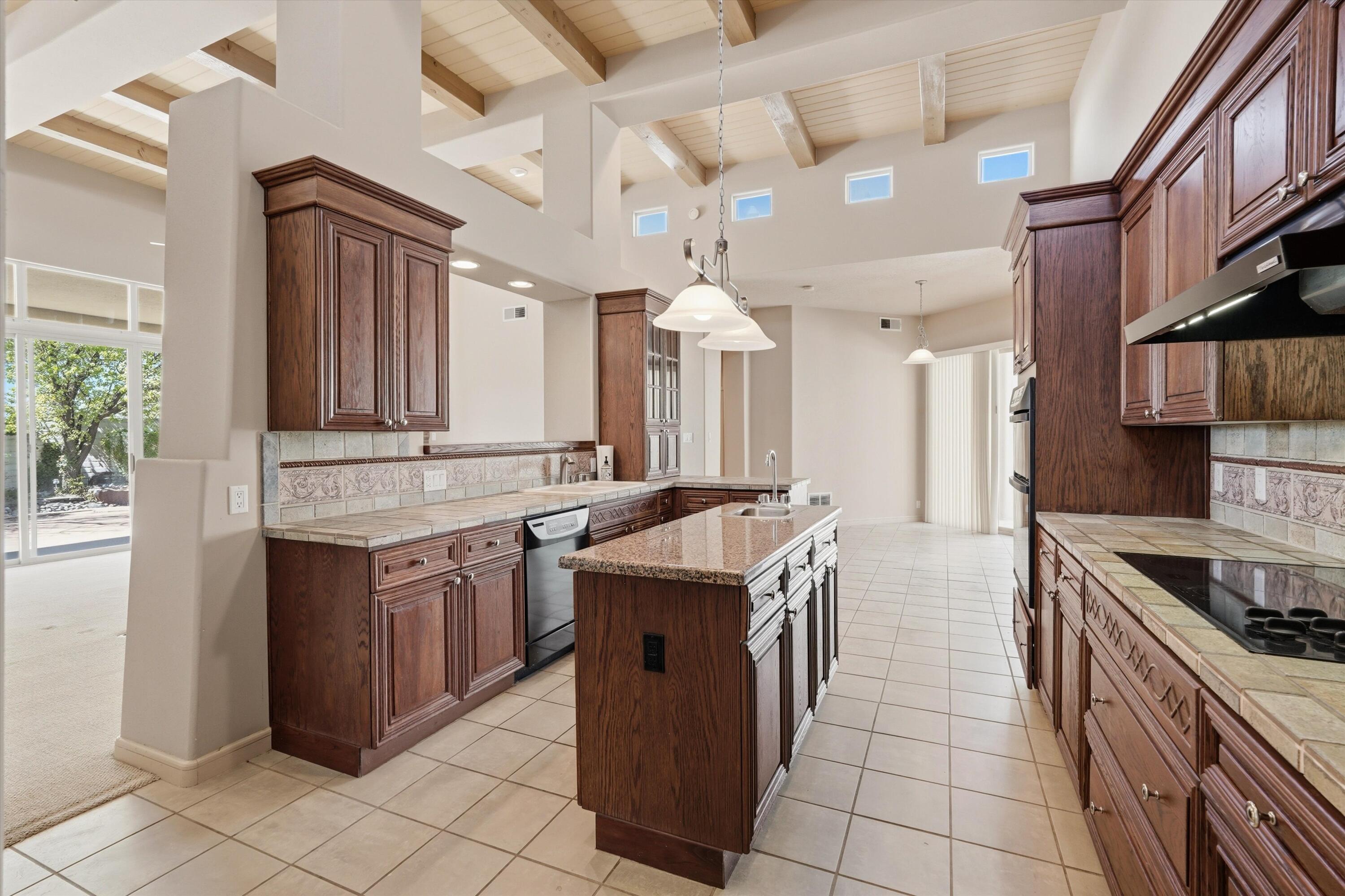 7009 E Starshine Street NE