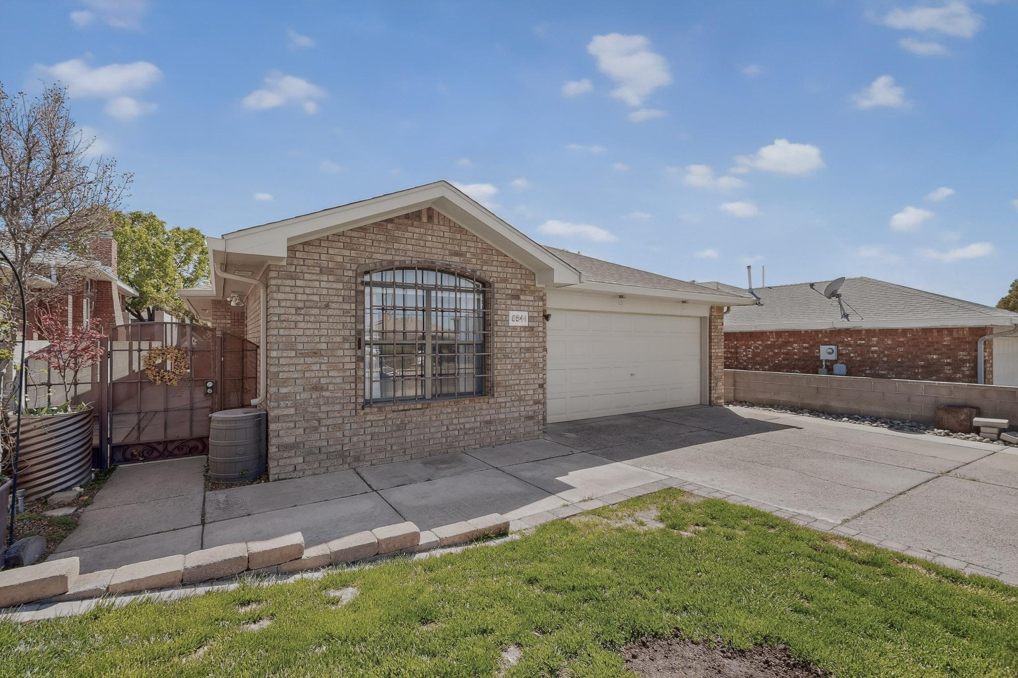 6944 Forest Hills Drive NE
