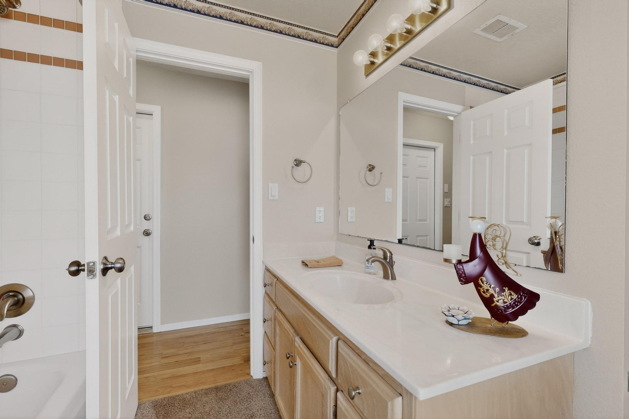 6944 Forest Hills Drive NE