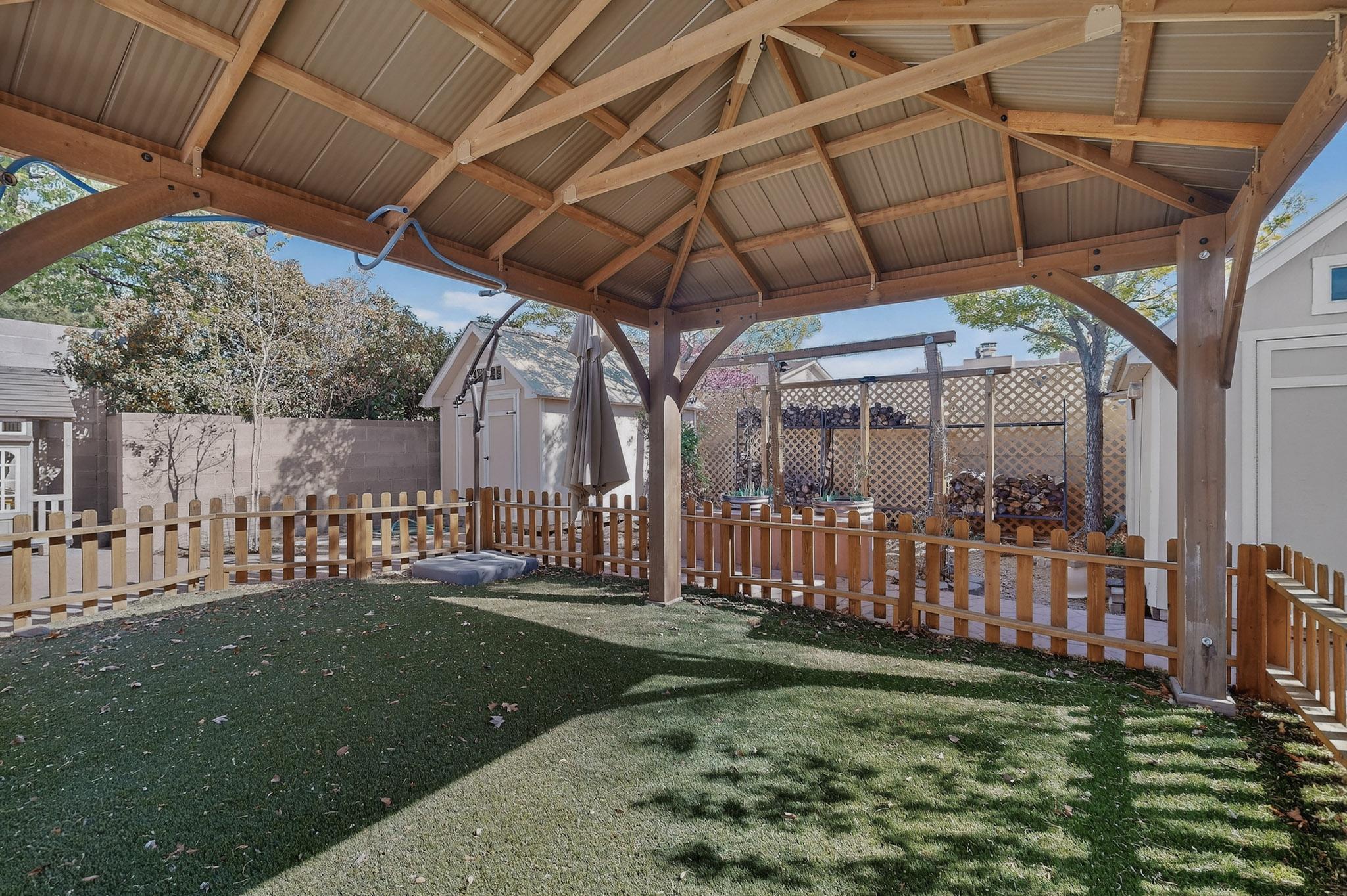 6944 Forest Hills Drive NE