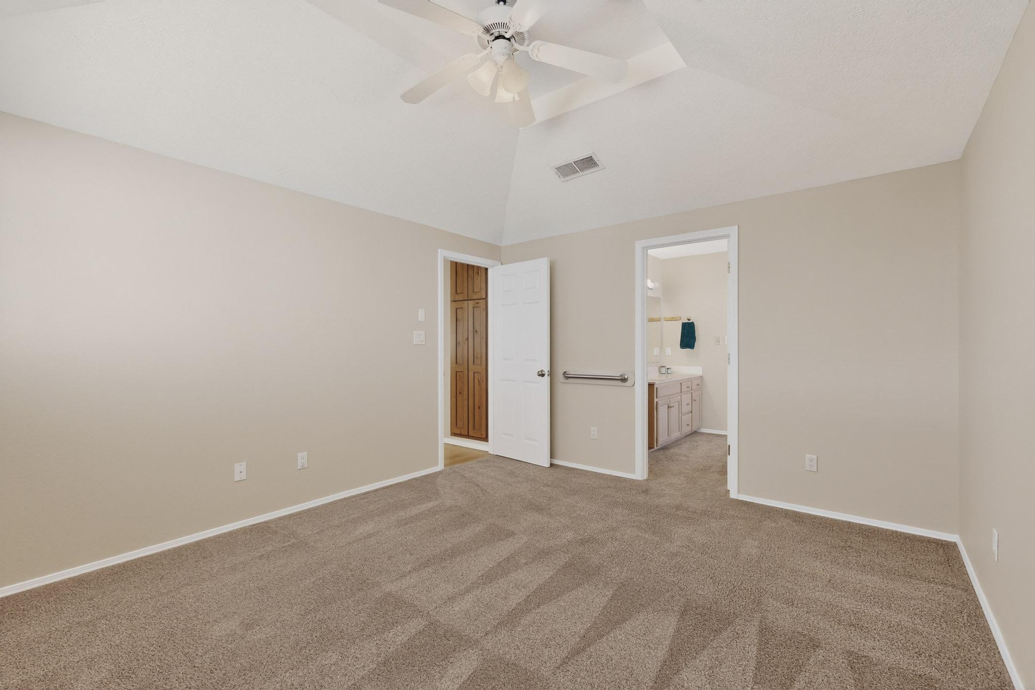 6944 Forest Hills Drive NE