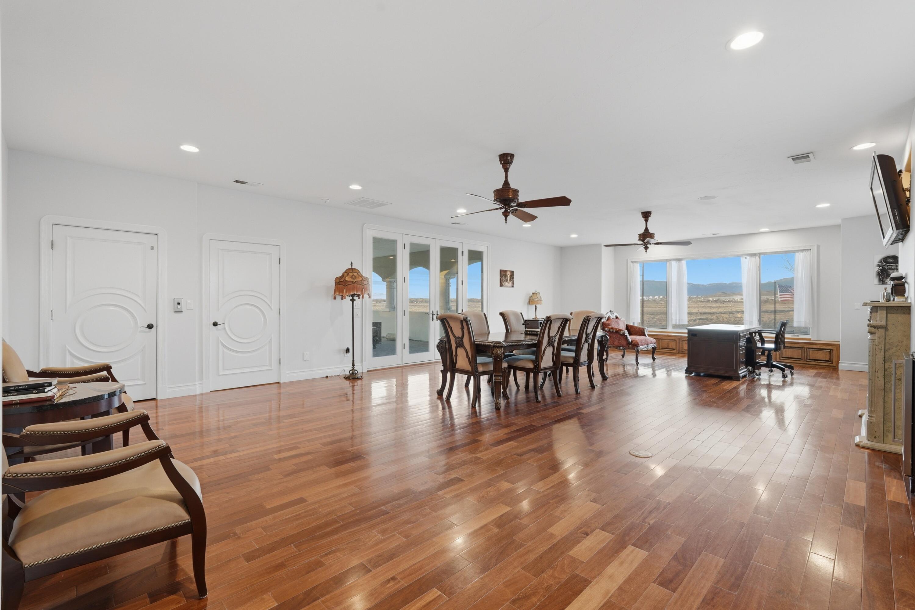 800 Salida Sandia SW