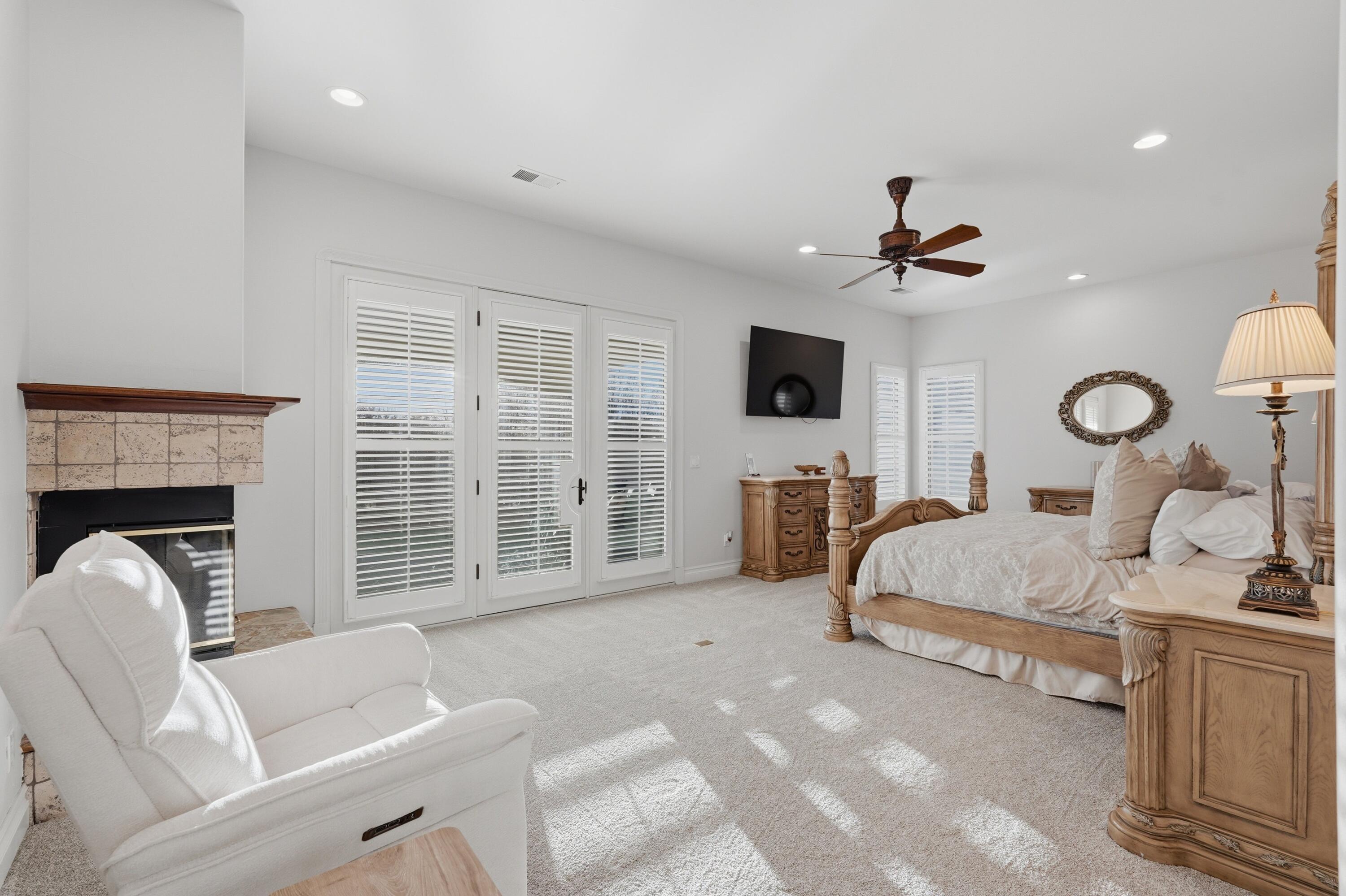 800 Salida Sandia SW