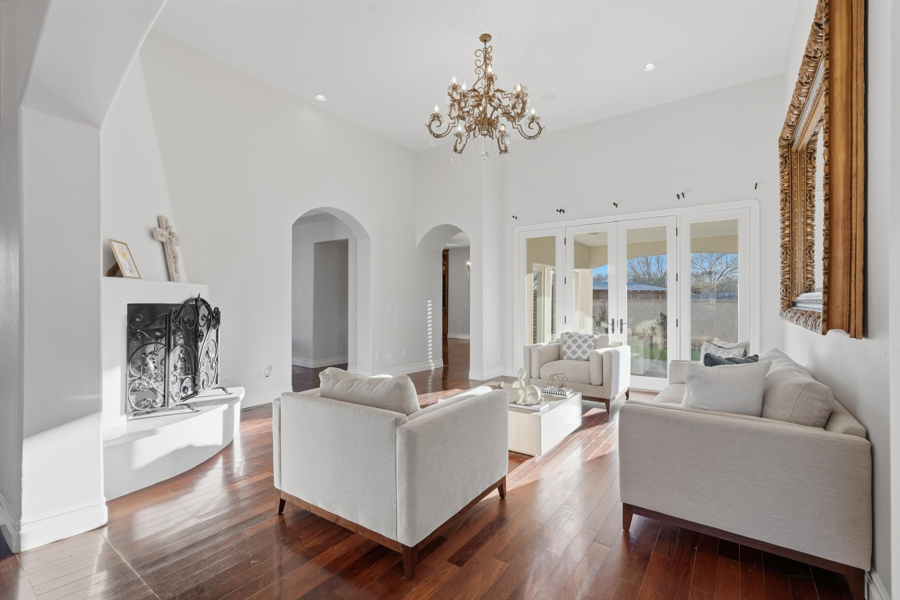 800 Salida Sandia SW