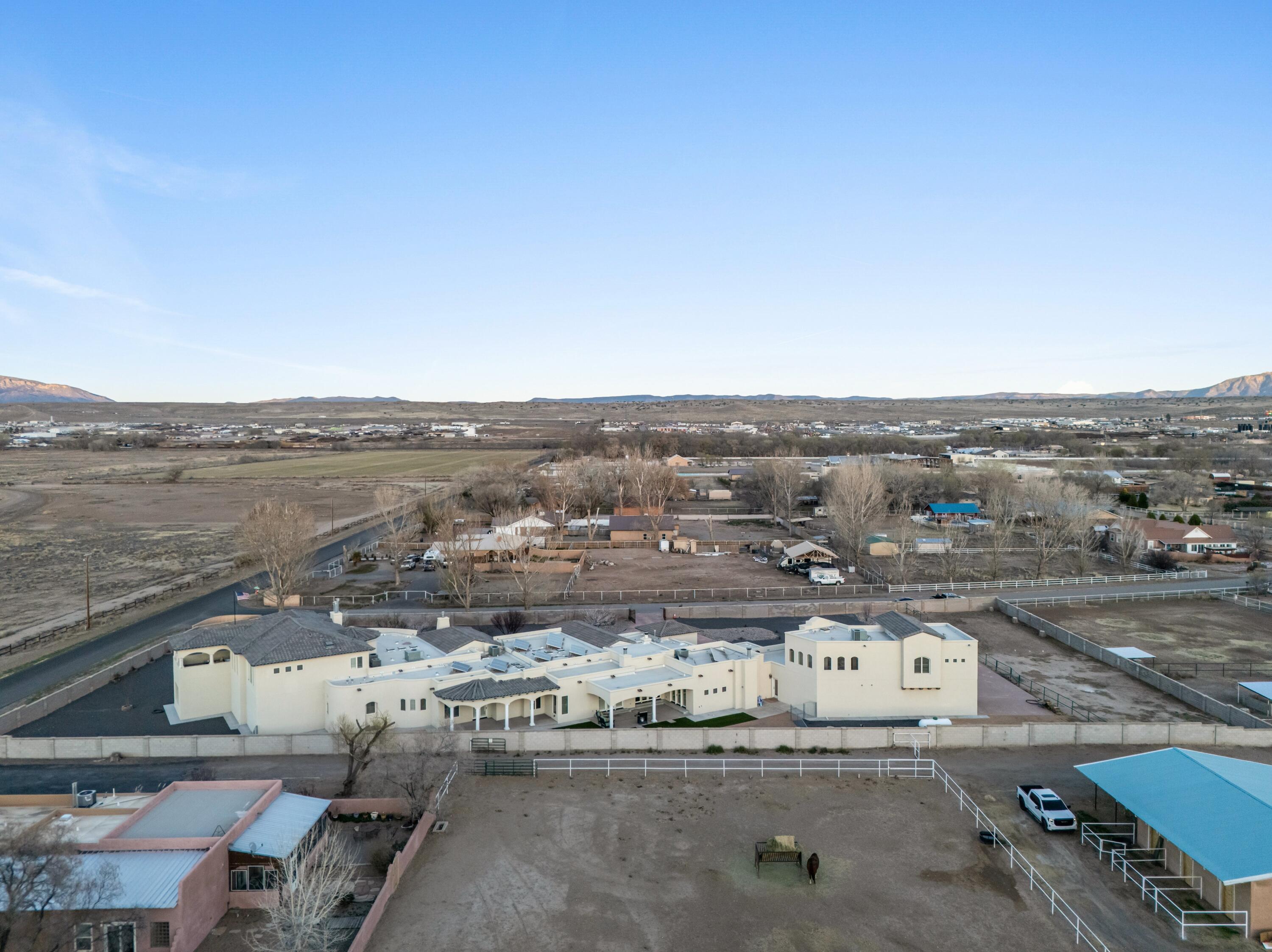 800 Salida Sandia SW