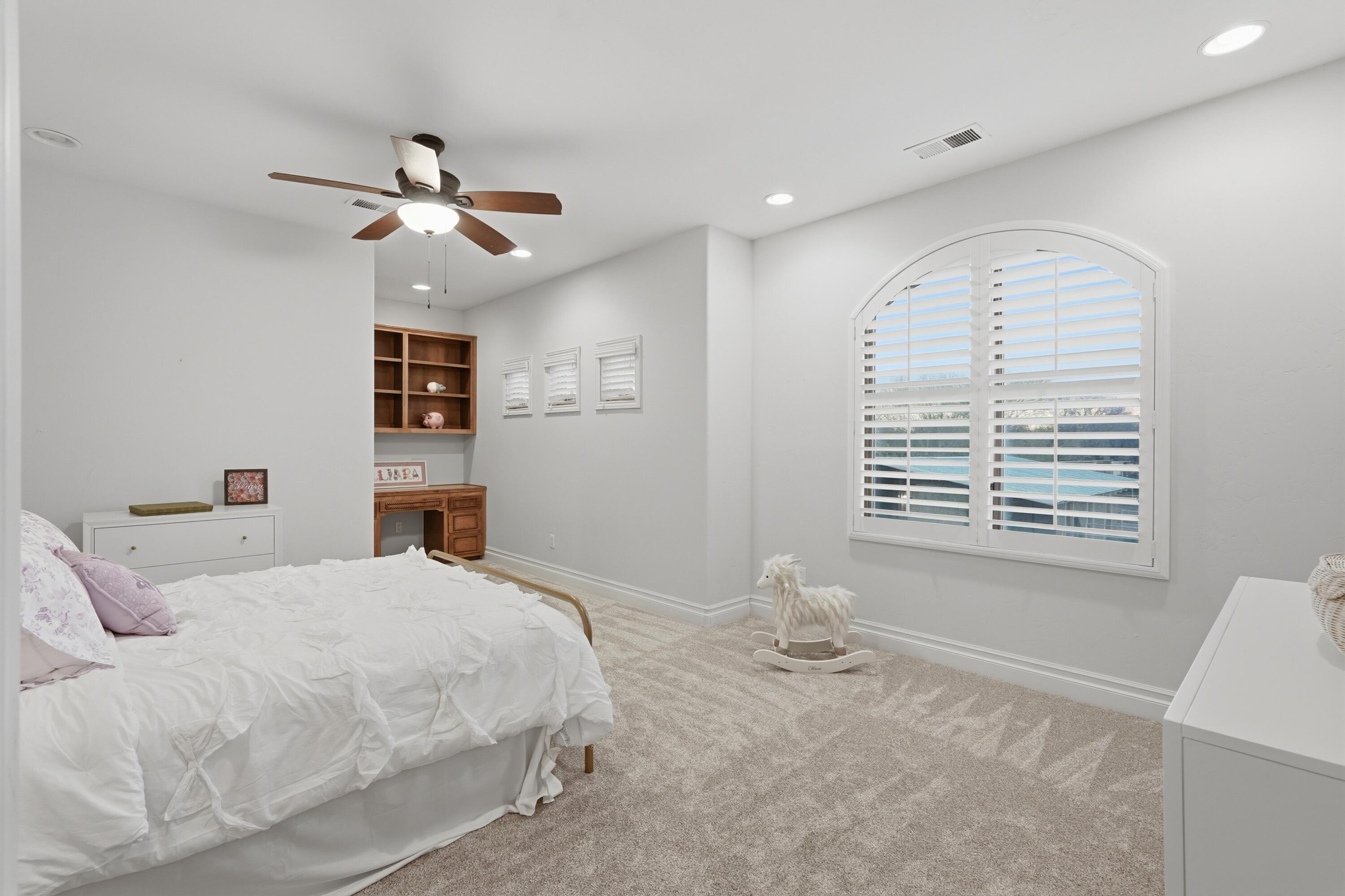 800 Salida Sandia SW