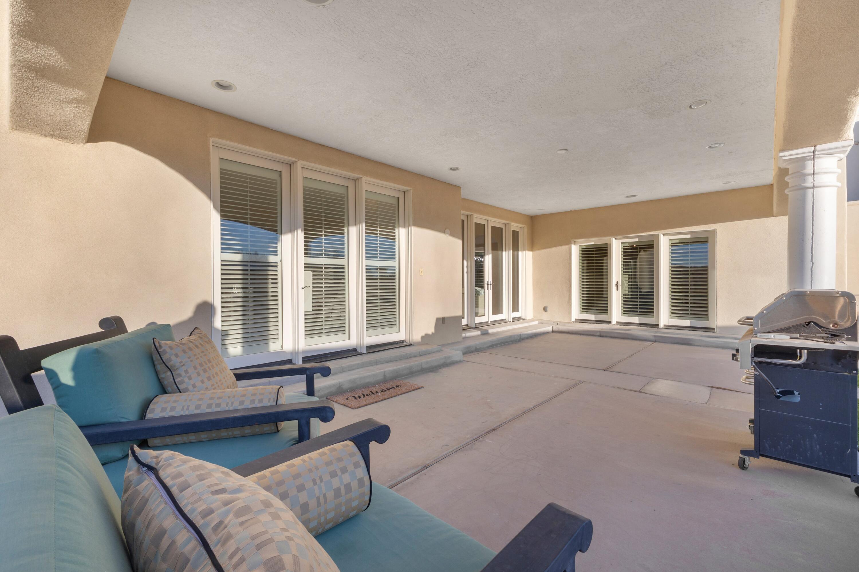 800 Salida Sandia SW