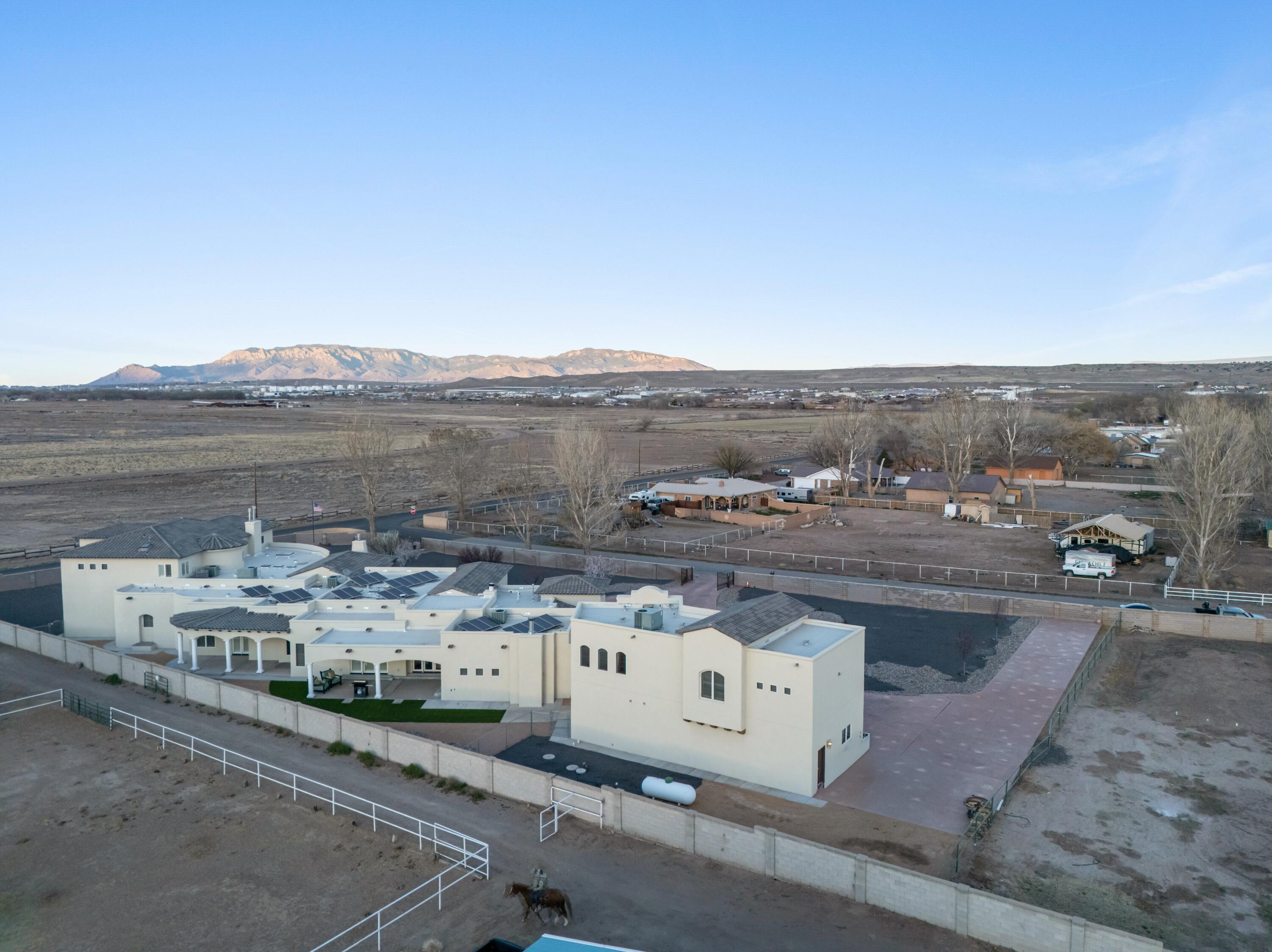 800 Salida Sandia SW