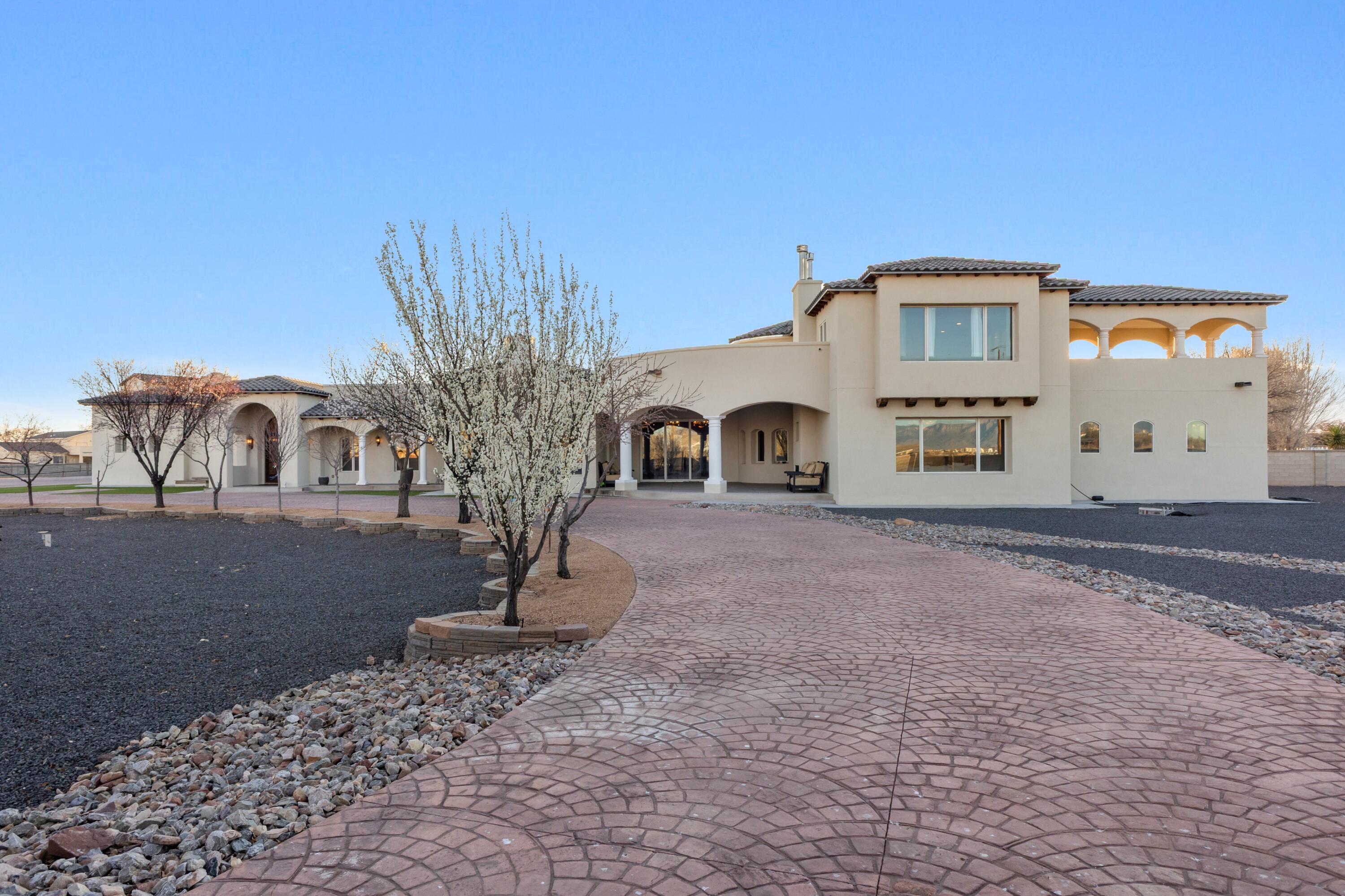 800 Salida Sandia SW