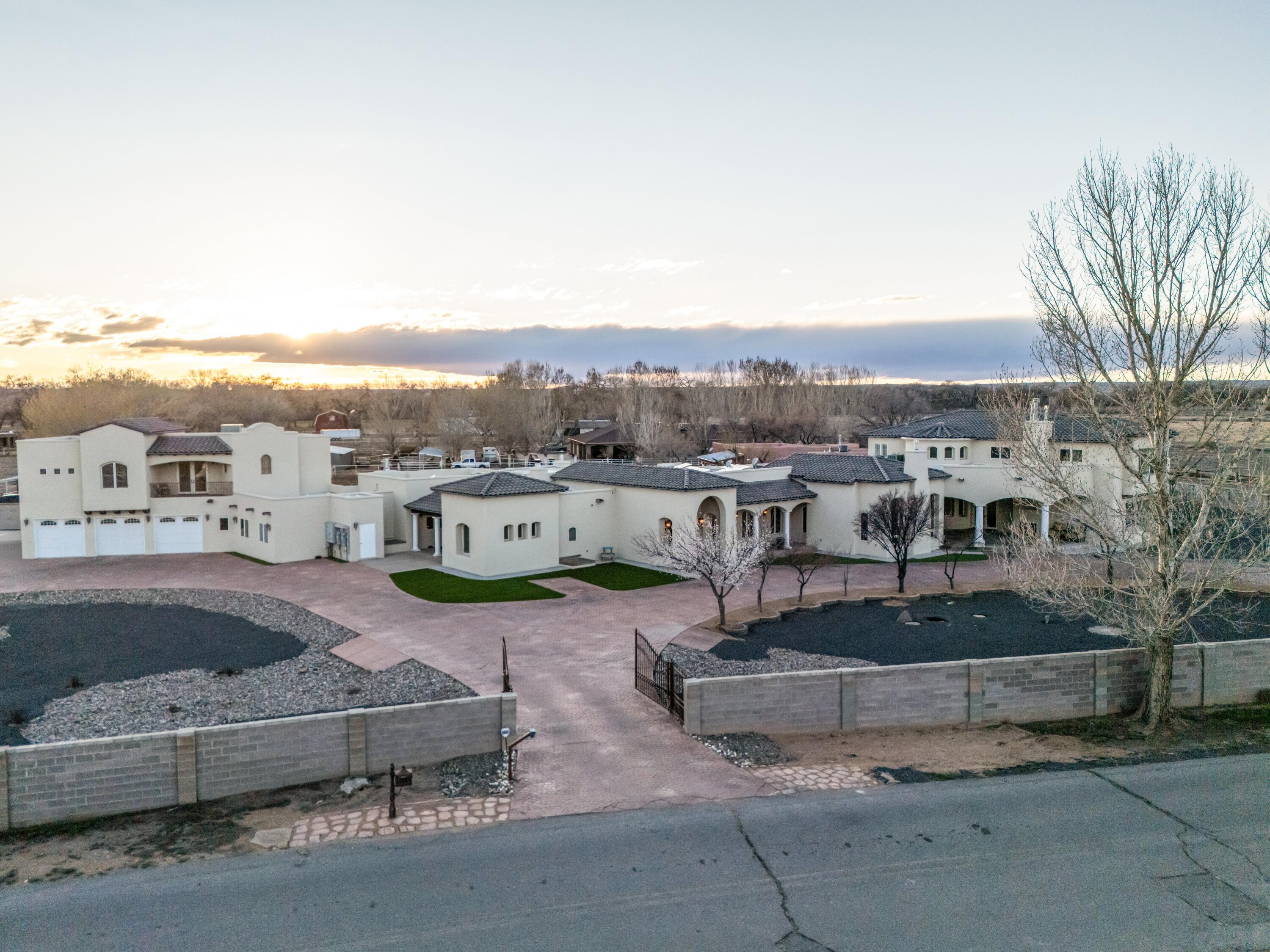 800 Salida Sandia SW