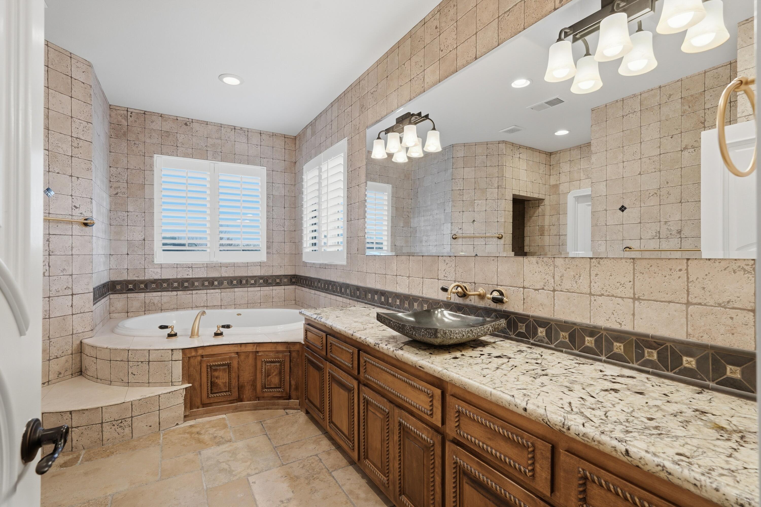 800 Salida Sandia SW