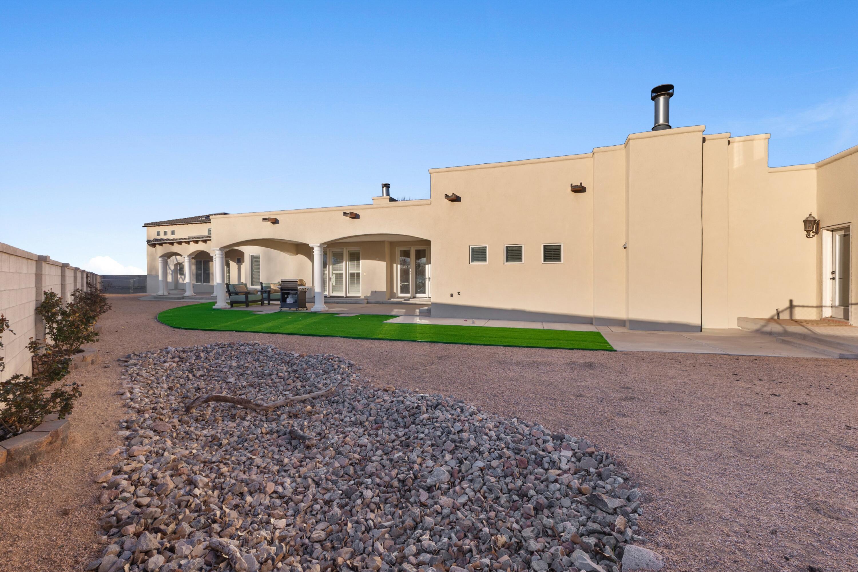 800 Salida Sandia SW