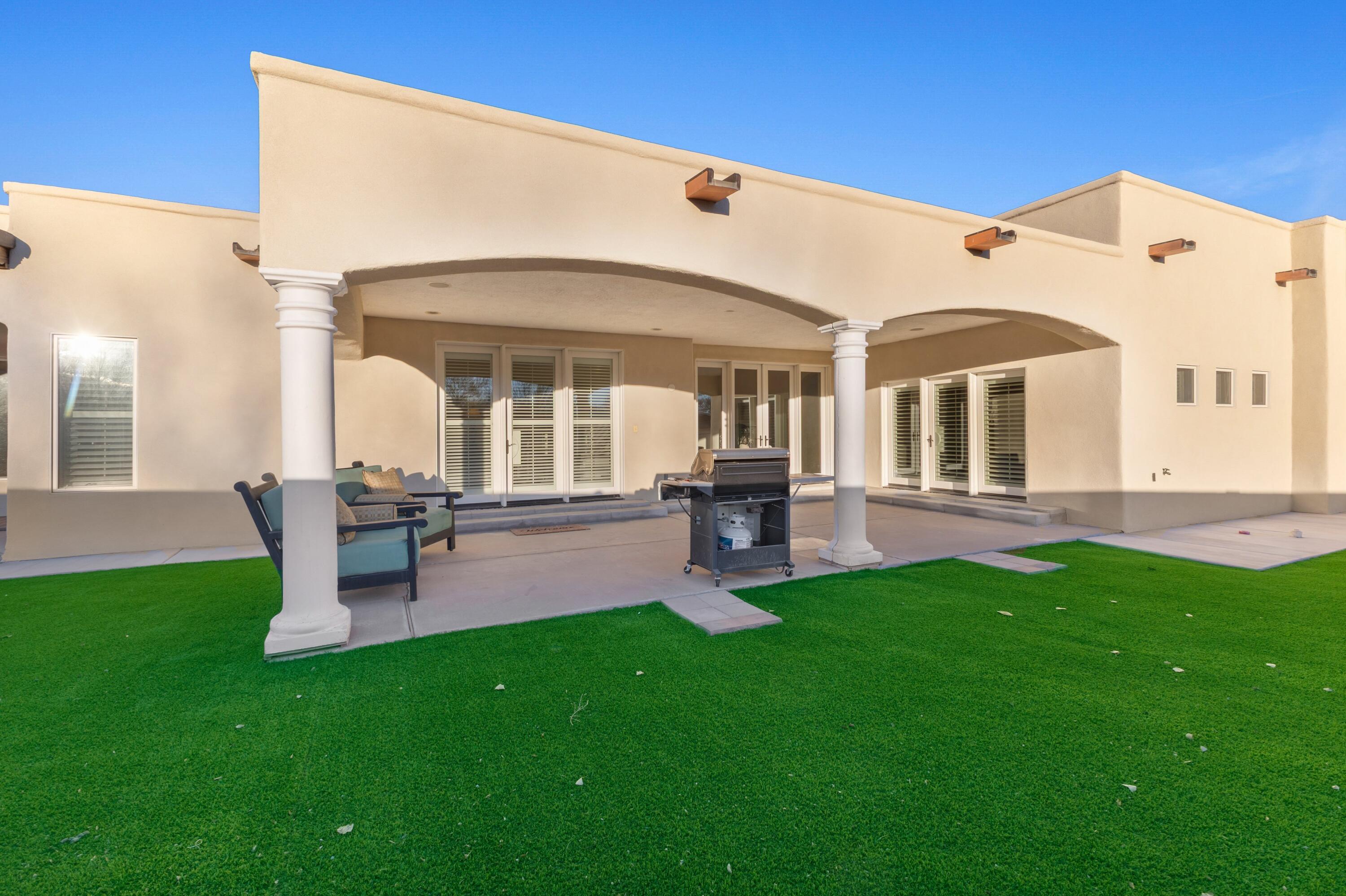 800 Salida Sandia SW