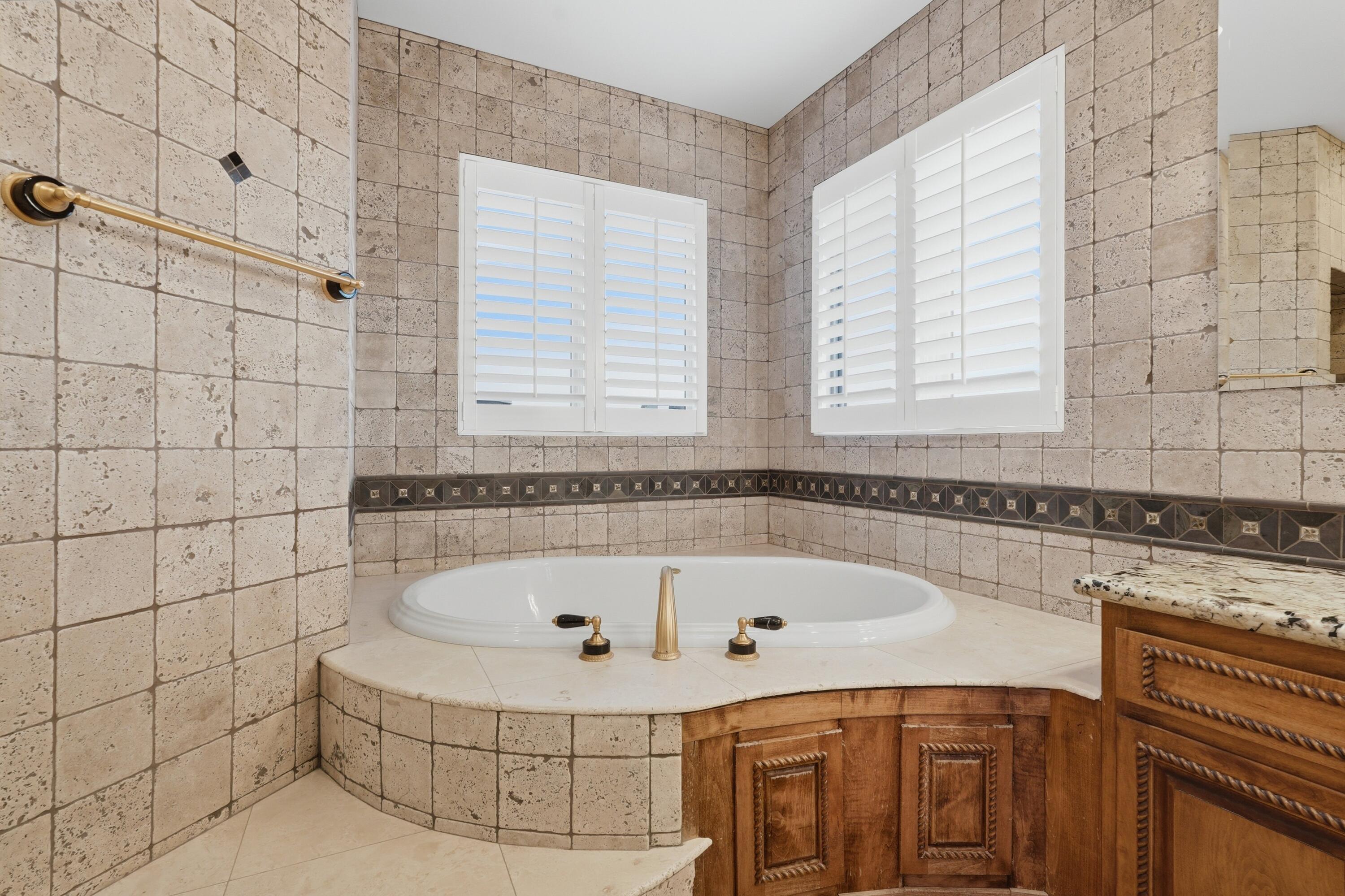 800 Salida Sandia SW