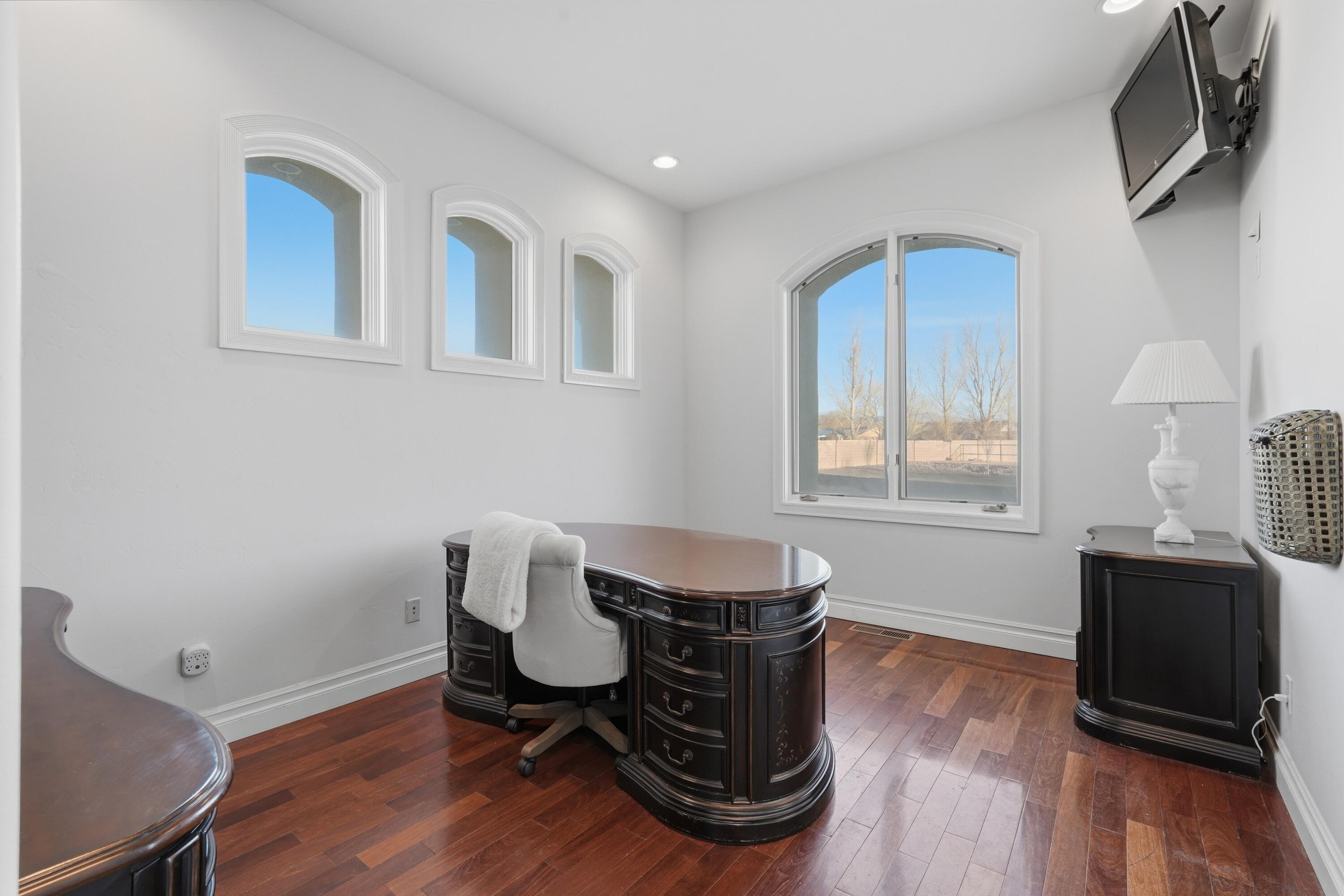 800 Salida Sandia SW