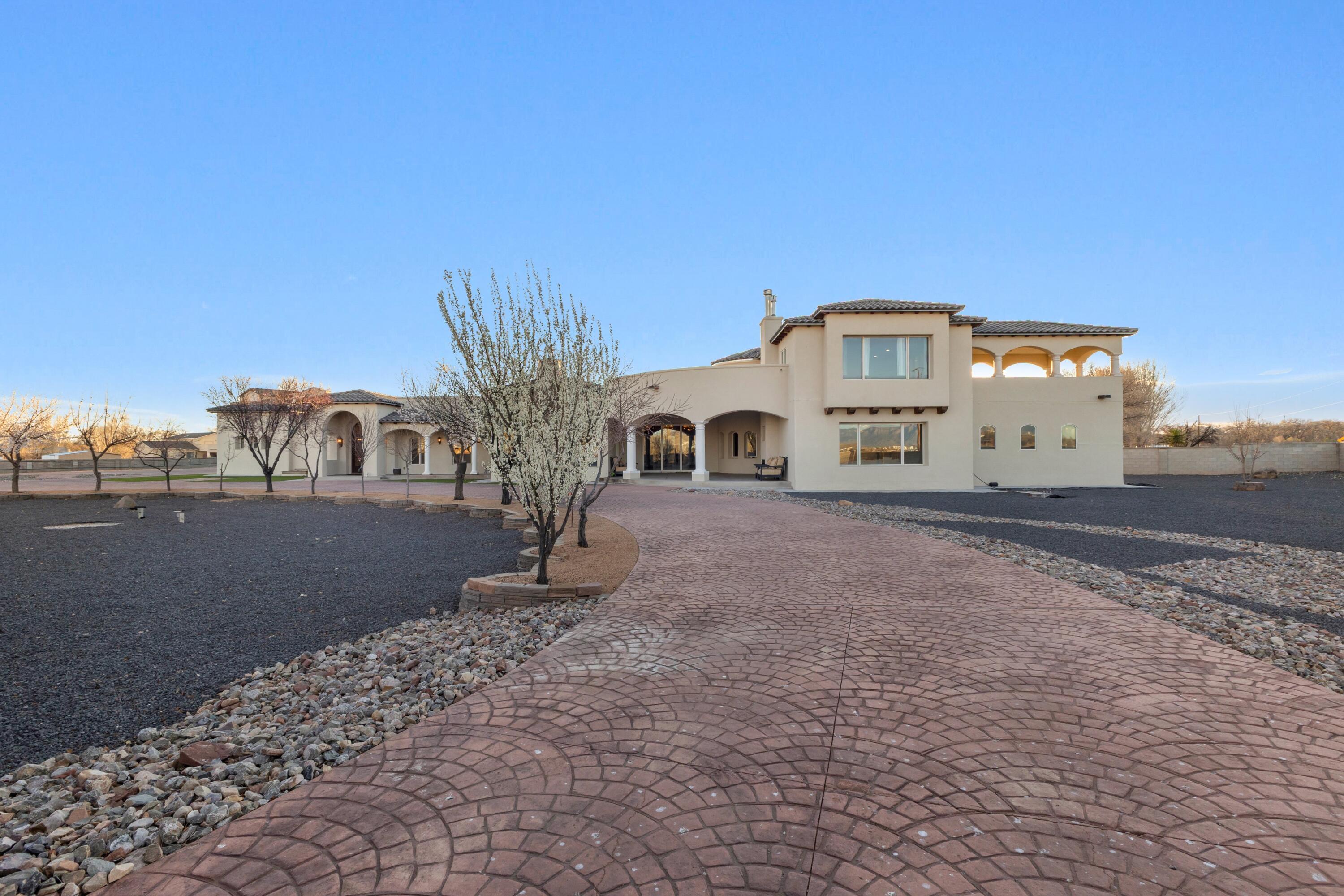 800 Salida Sandia SW