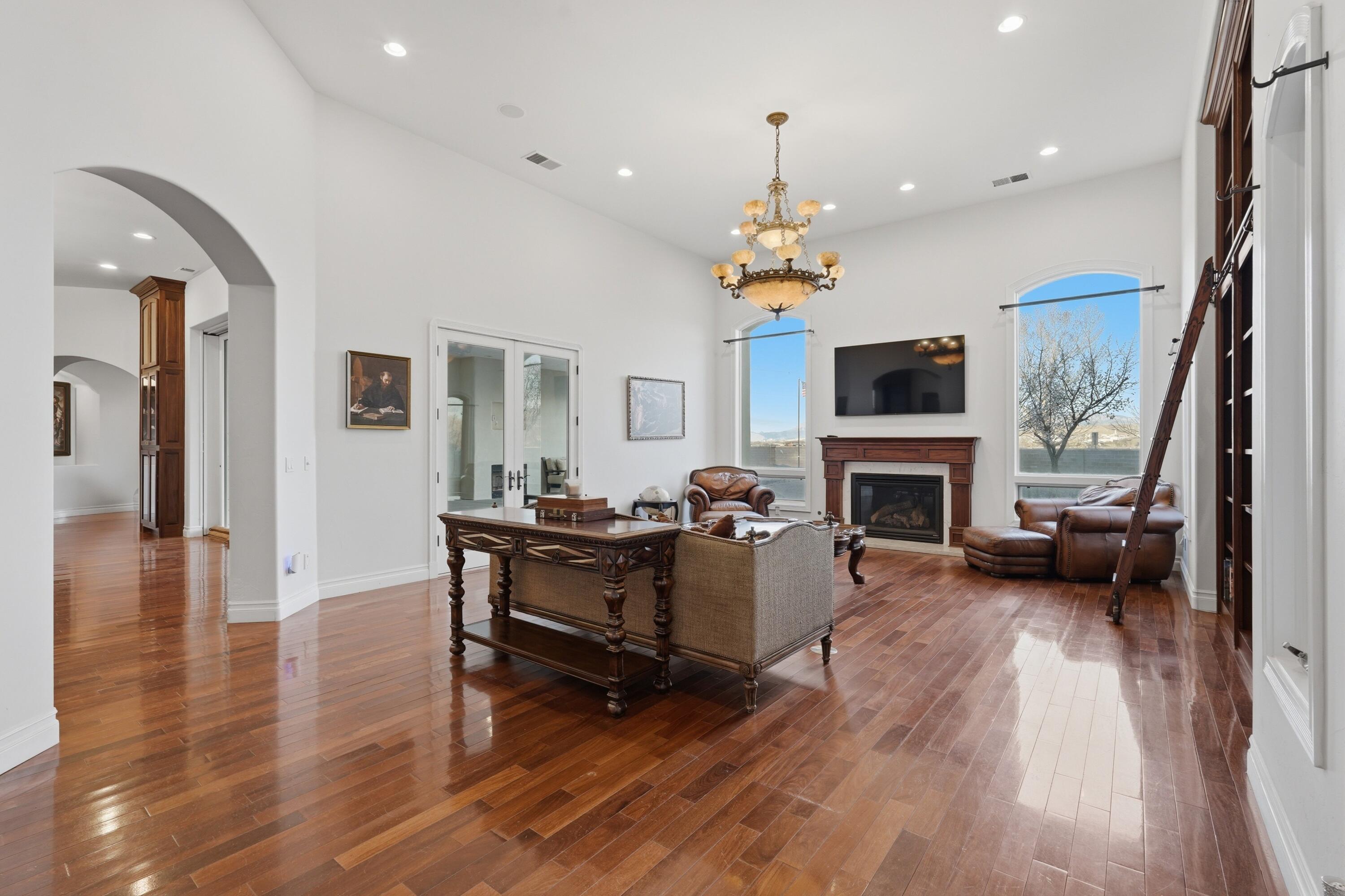 800 Salida Sandia SW