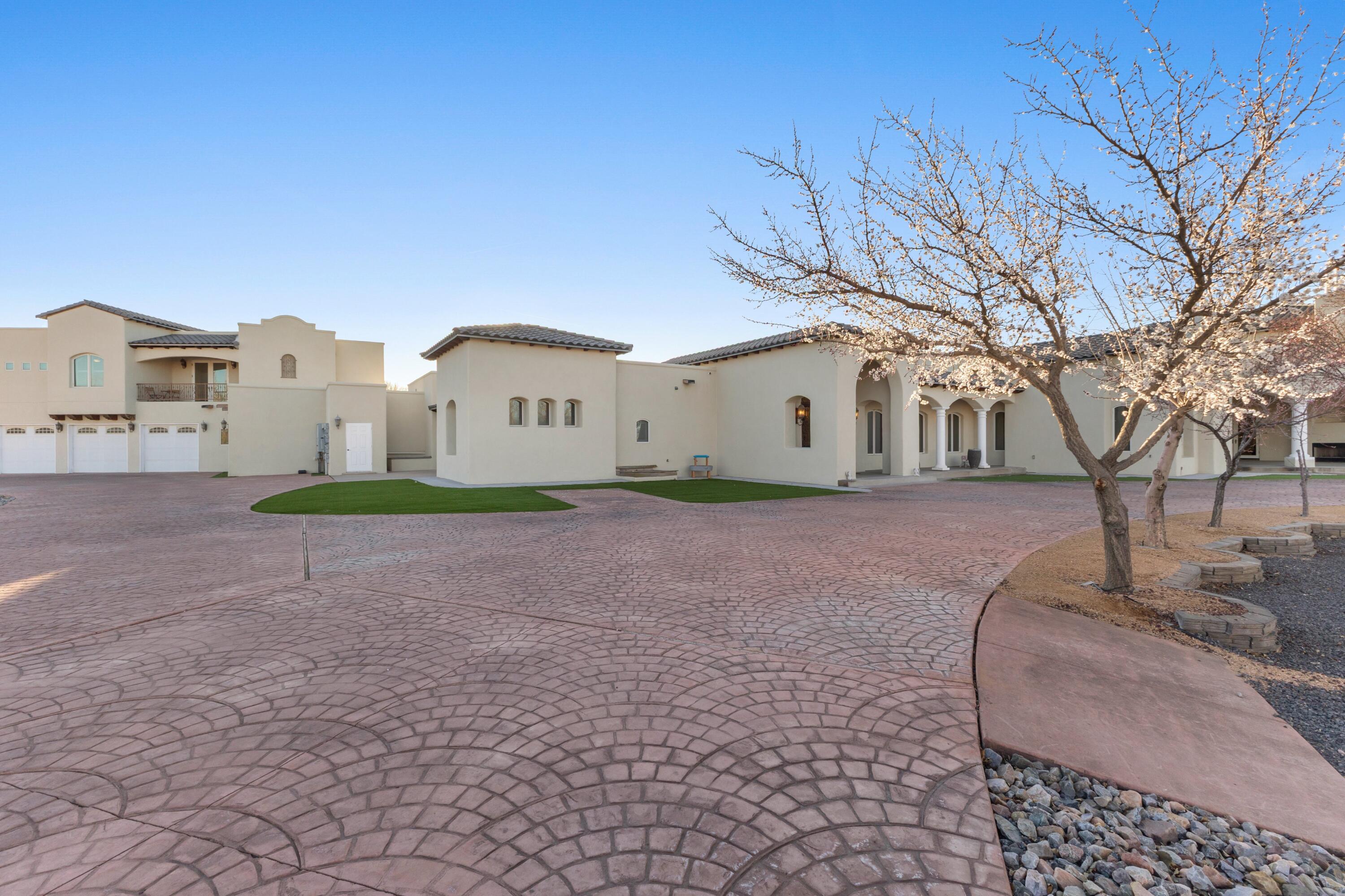 800 Salida Sandia SW