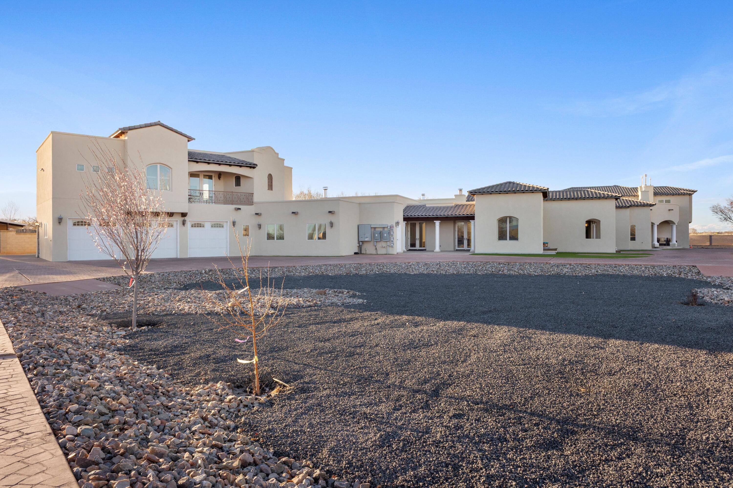 800 Salida Sandia SW