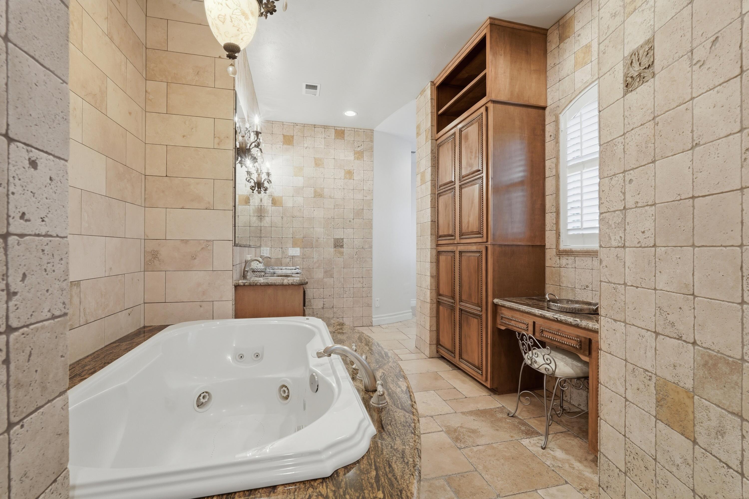 800 Salida Sandia SW