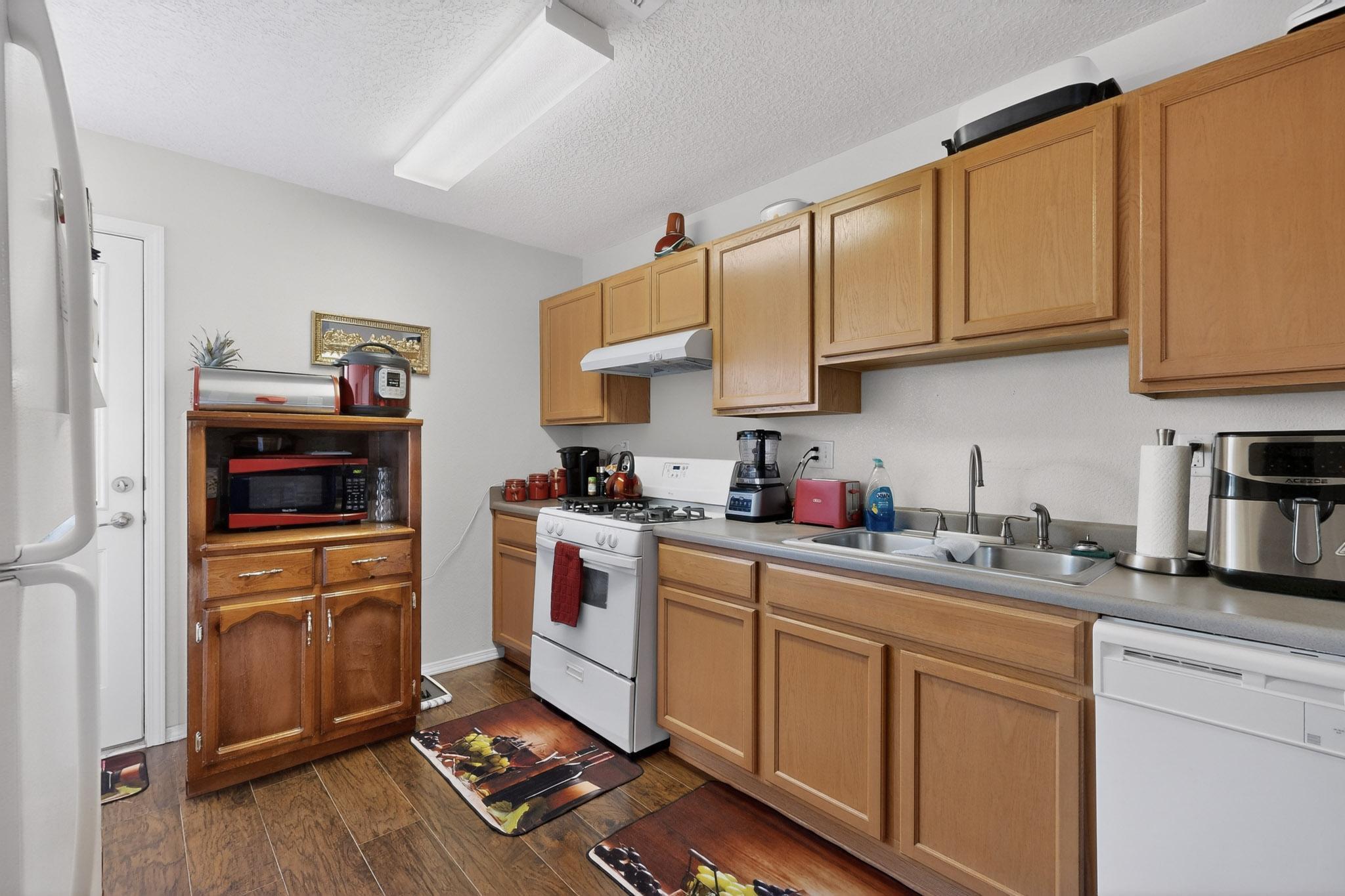 3050 Primo Colores Street