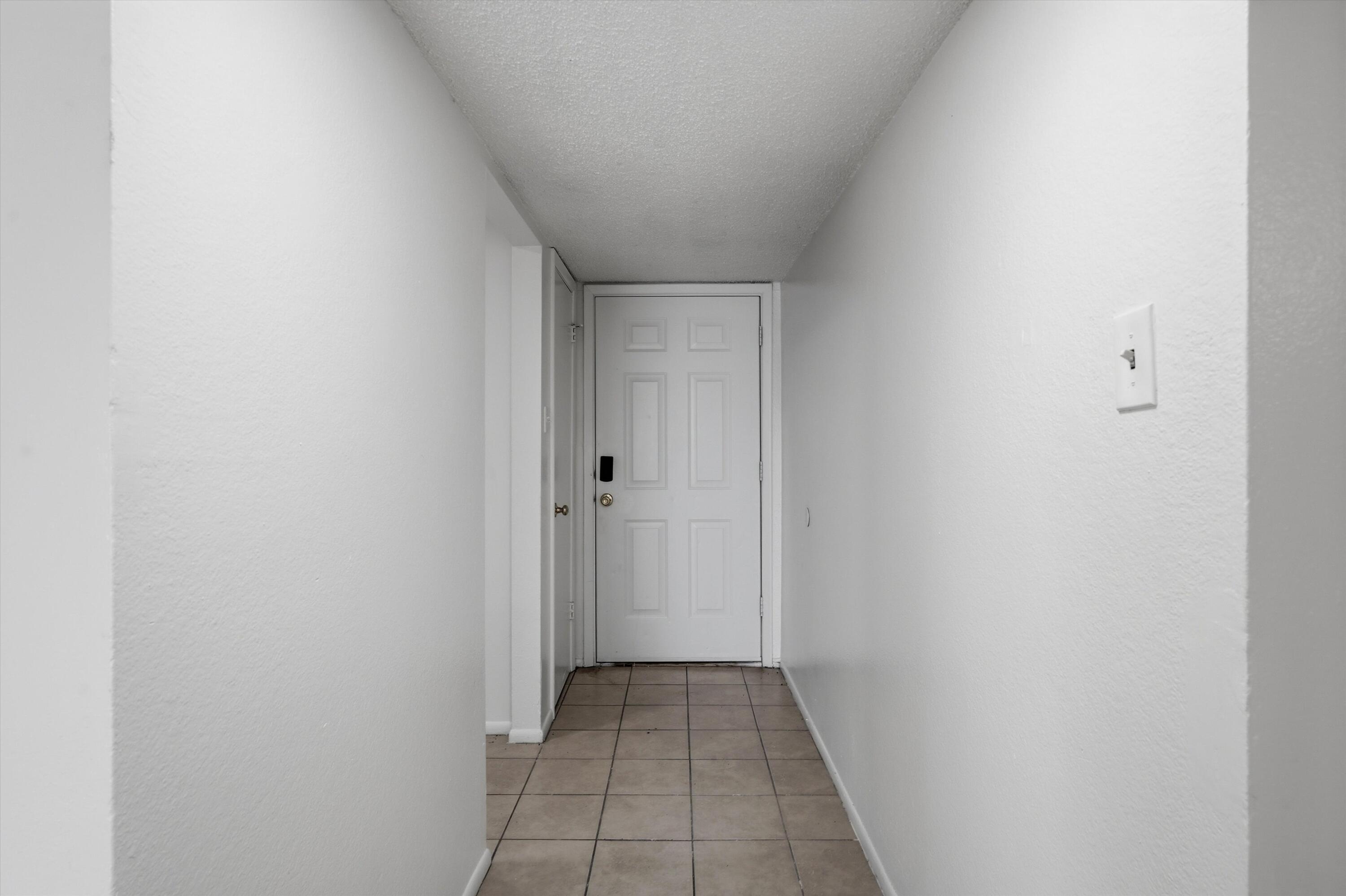 517 Palomas Drive SE