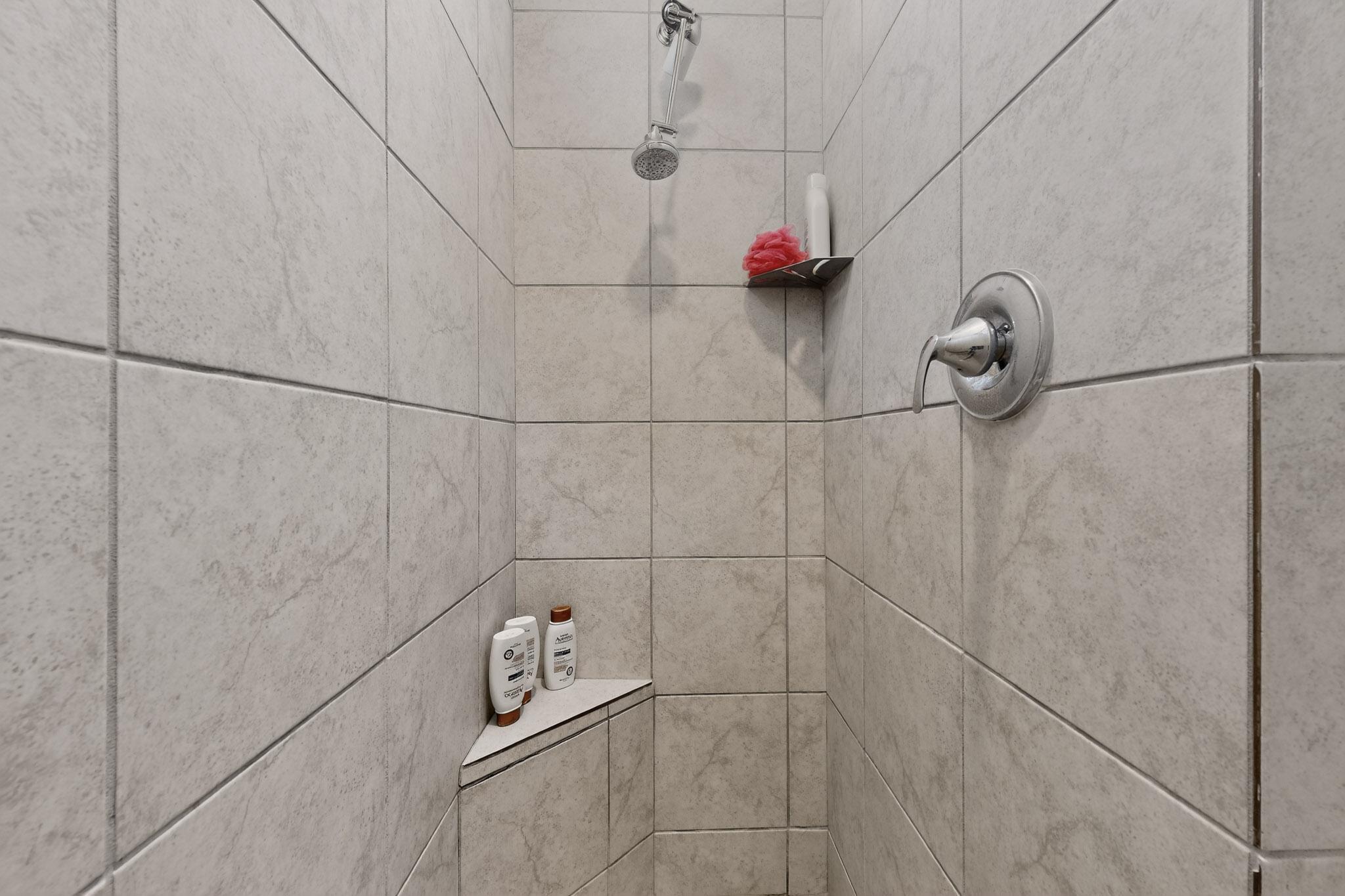 2807 Cambridge Avenue NE