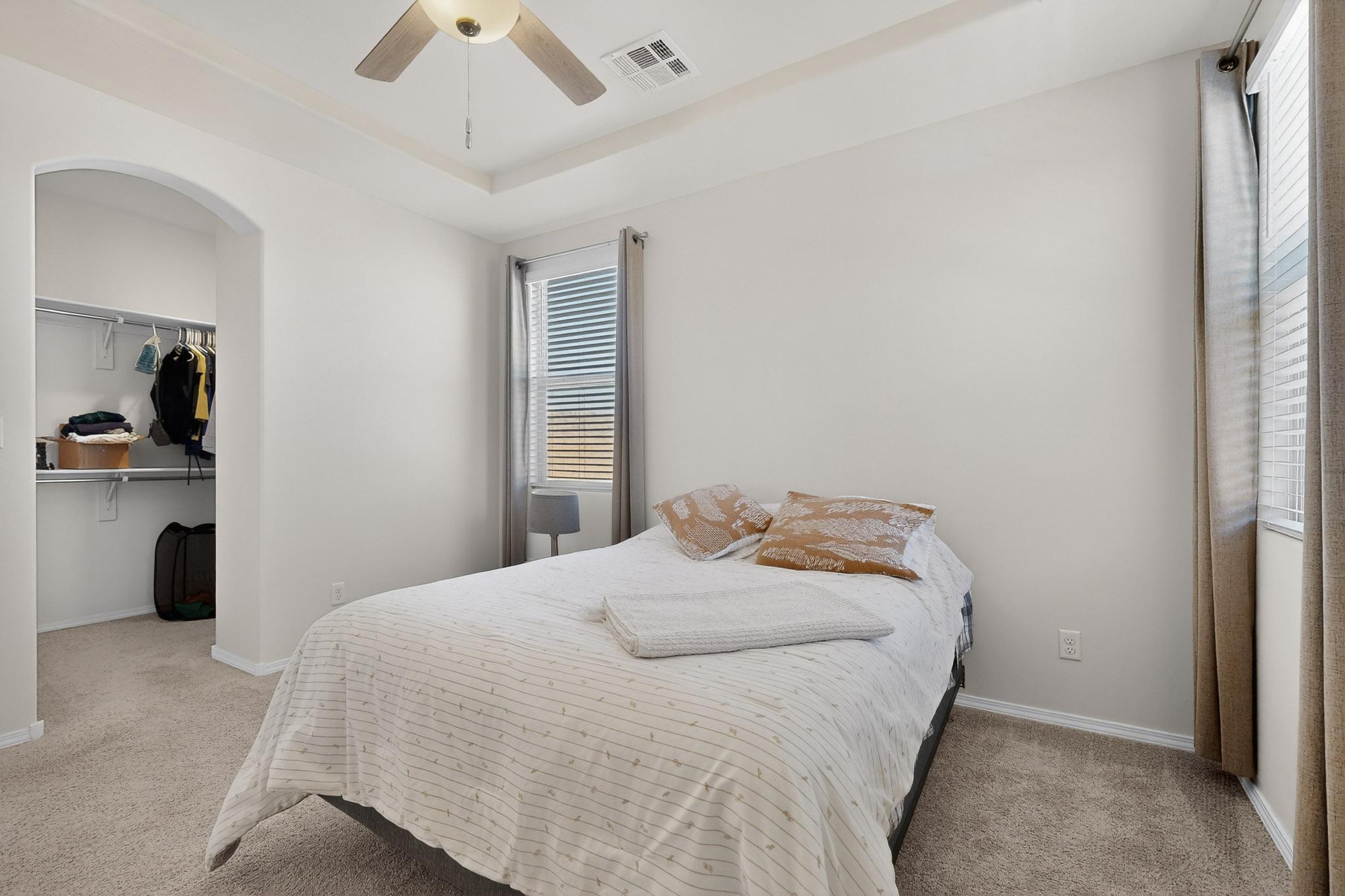 2807 Cambridge Avenue NE