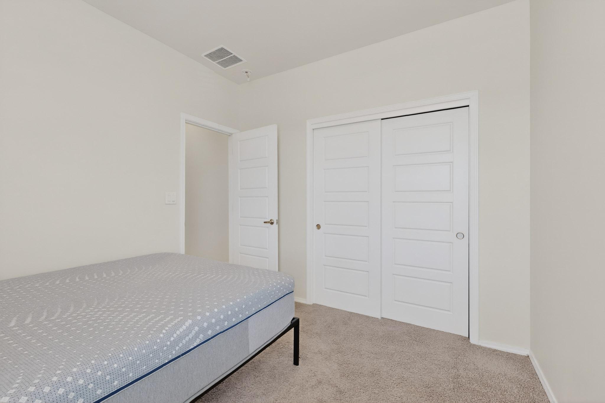 2807 Cambridge Avenue NE