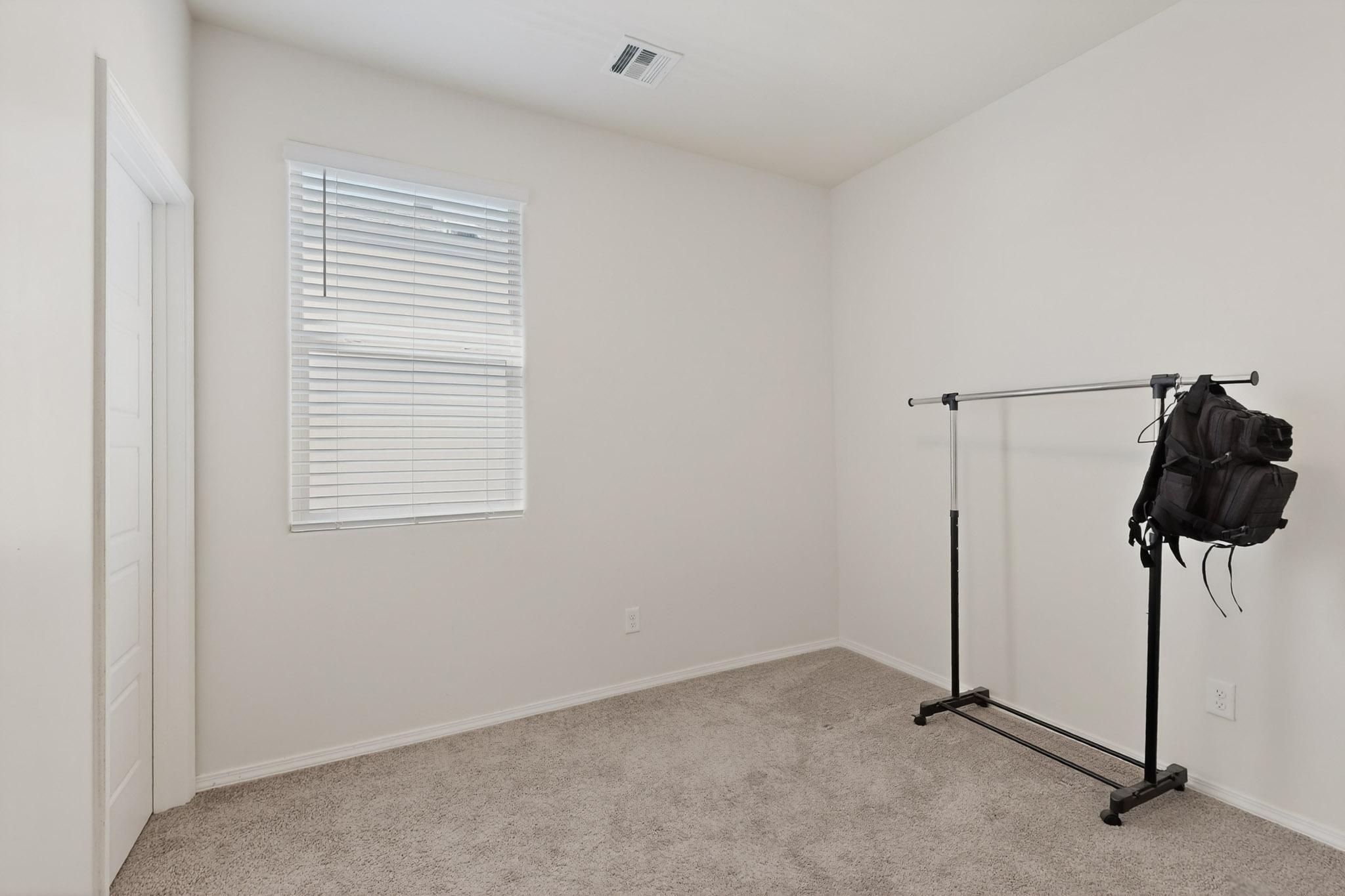 2807 Cambridge Avenue NE