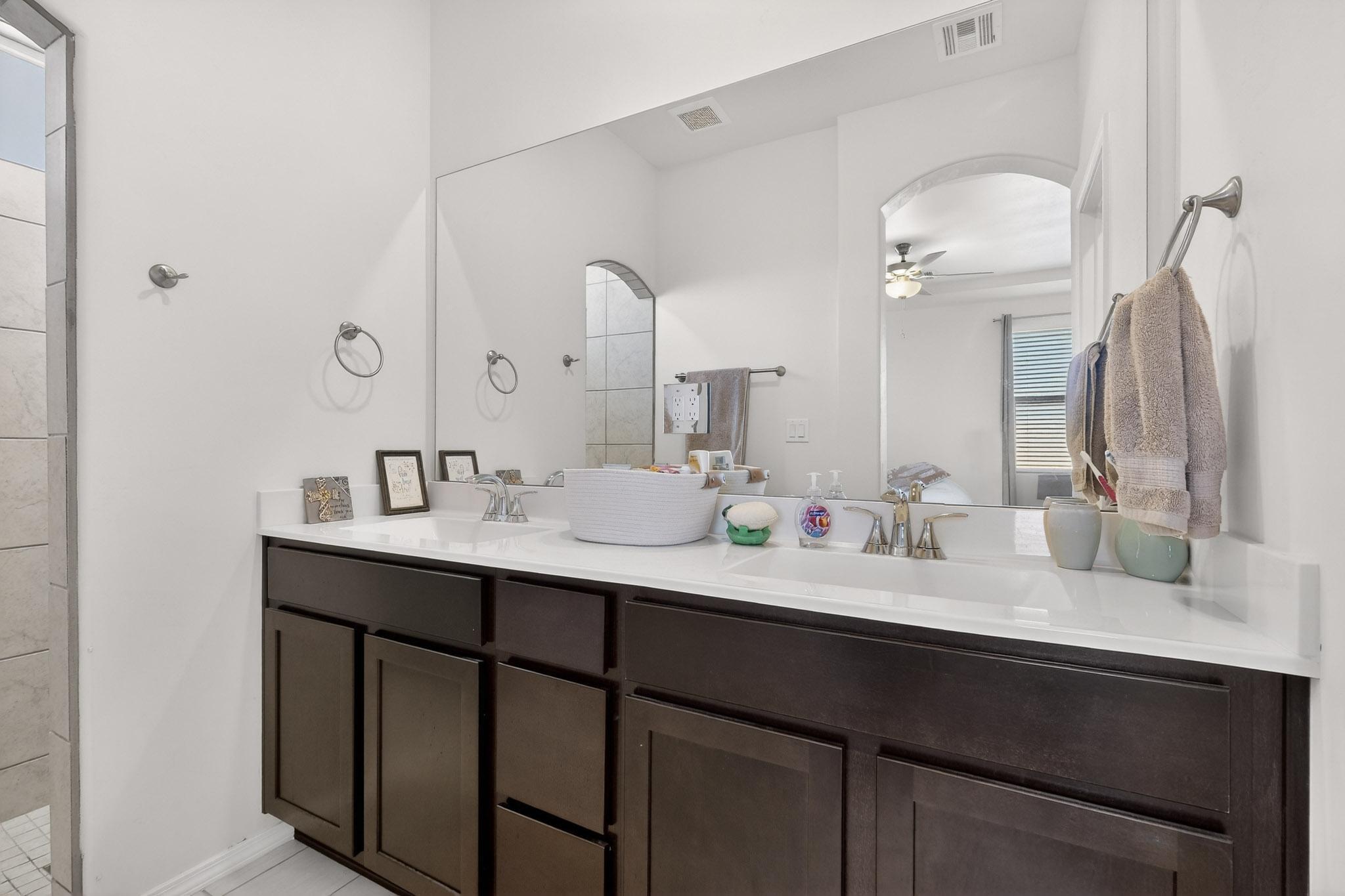 2807 Cambridge Avenue NE