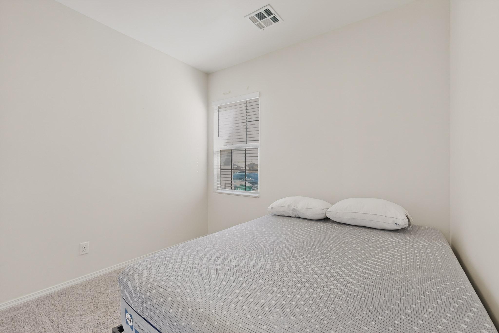 2807 Cambridge Avenue NE