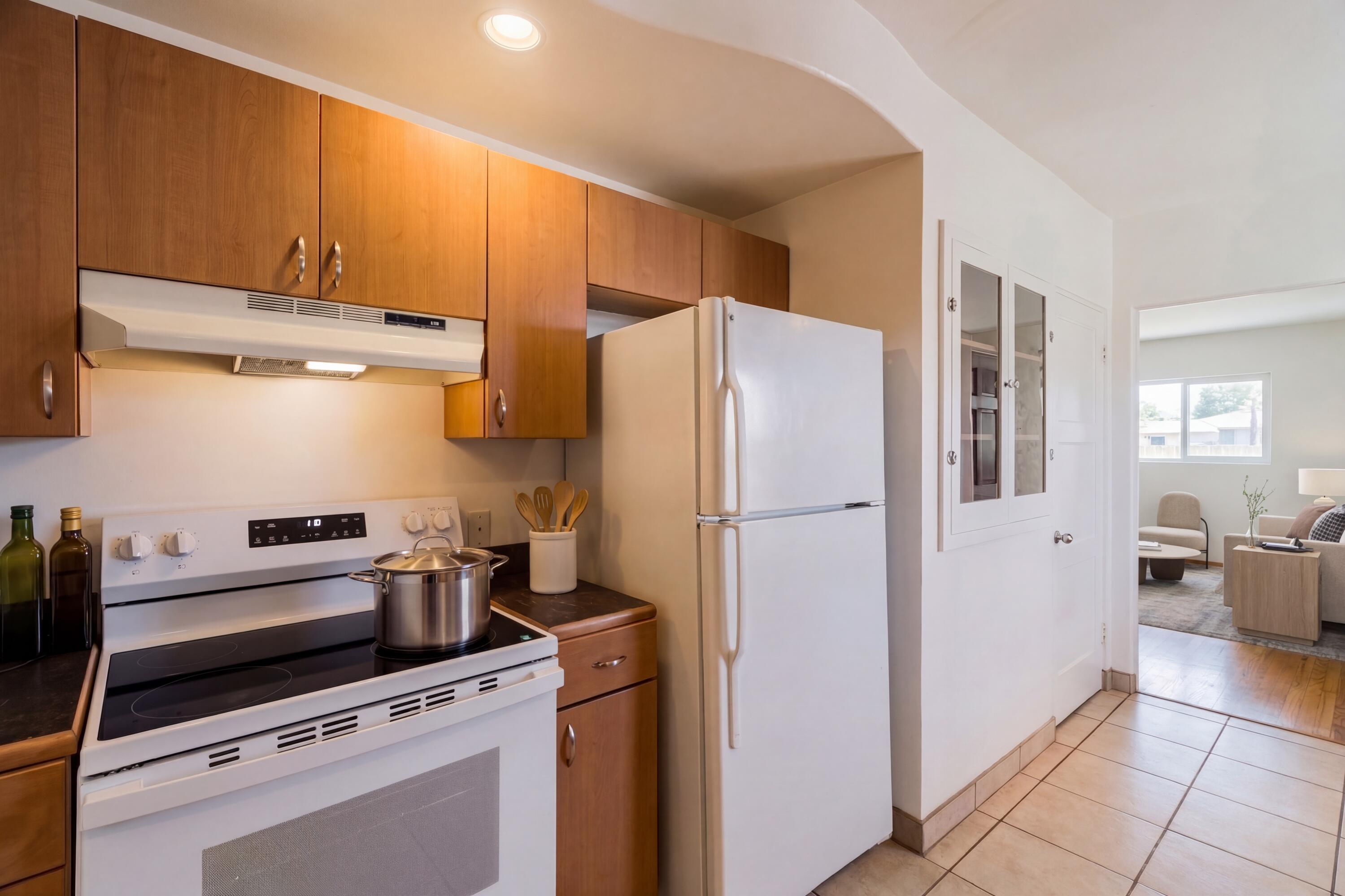 2738 Monroe Street NE