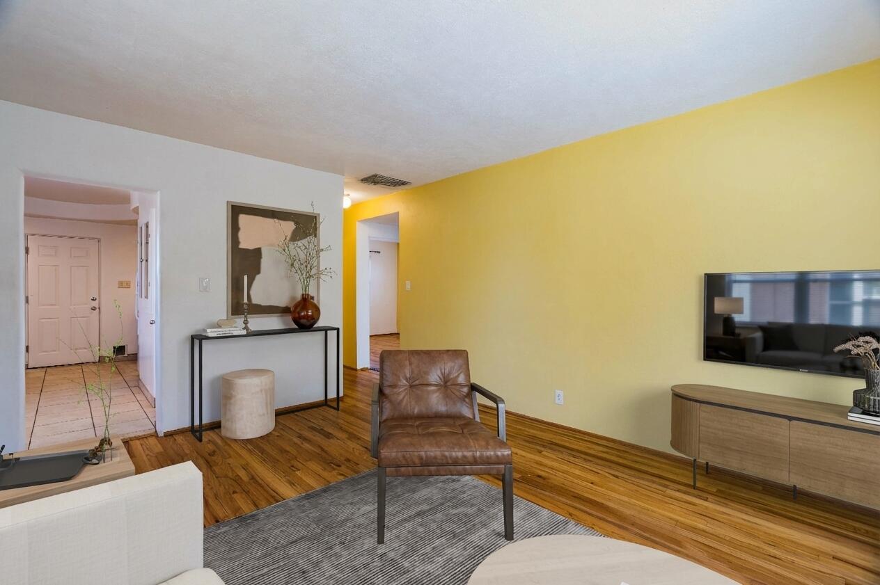 2738 Monroe Street NE