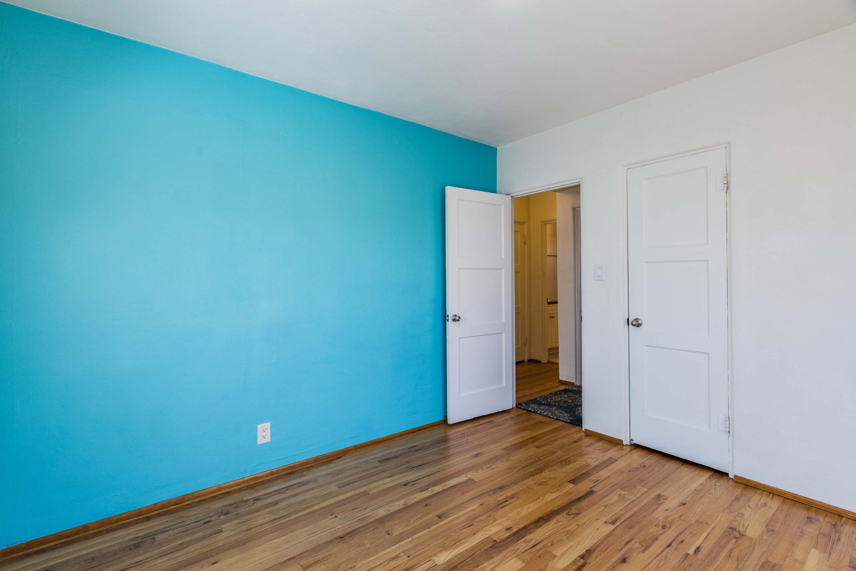 2738 Monroe Street NE