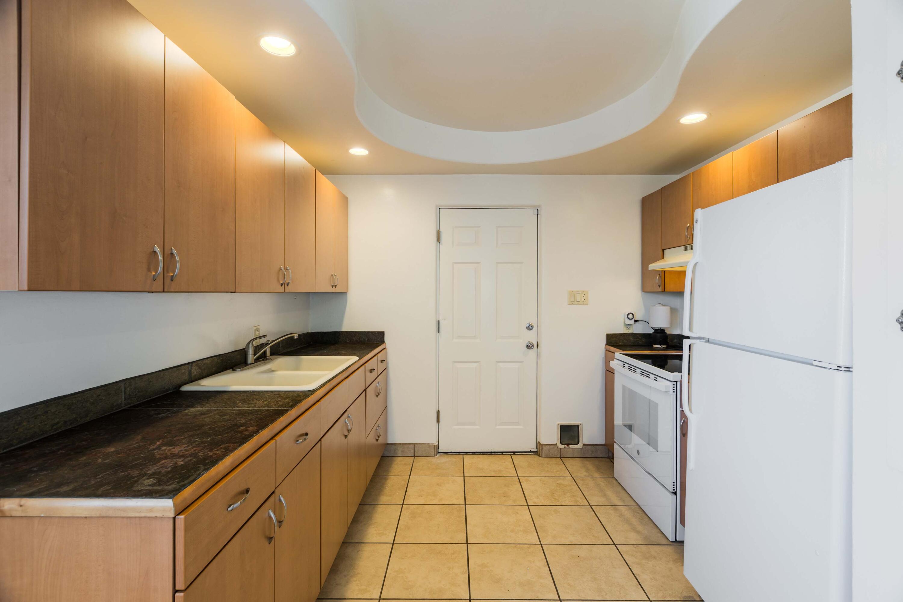 2738 Monroe Street NE