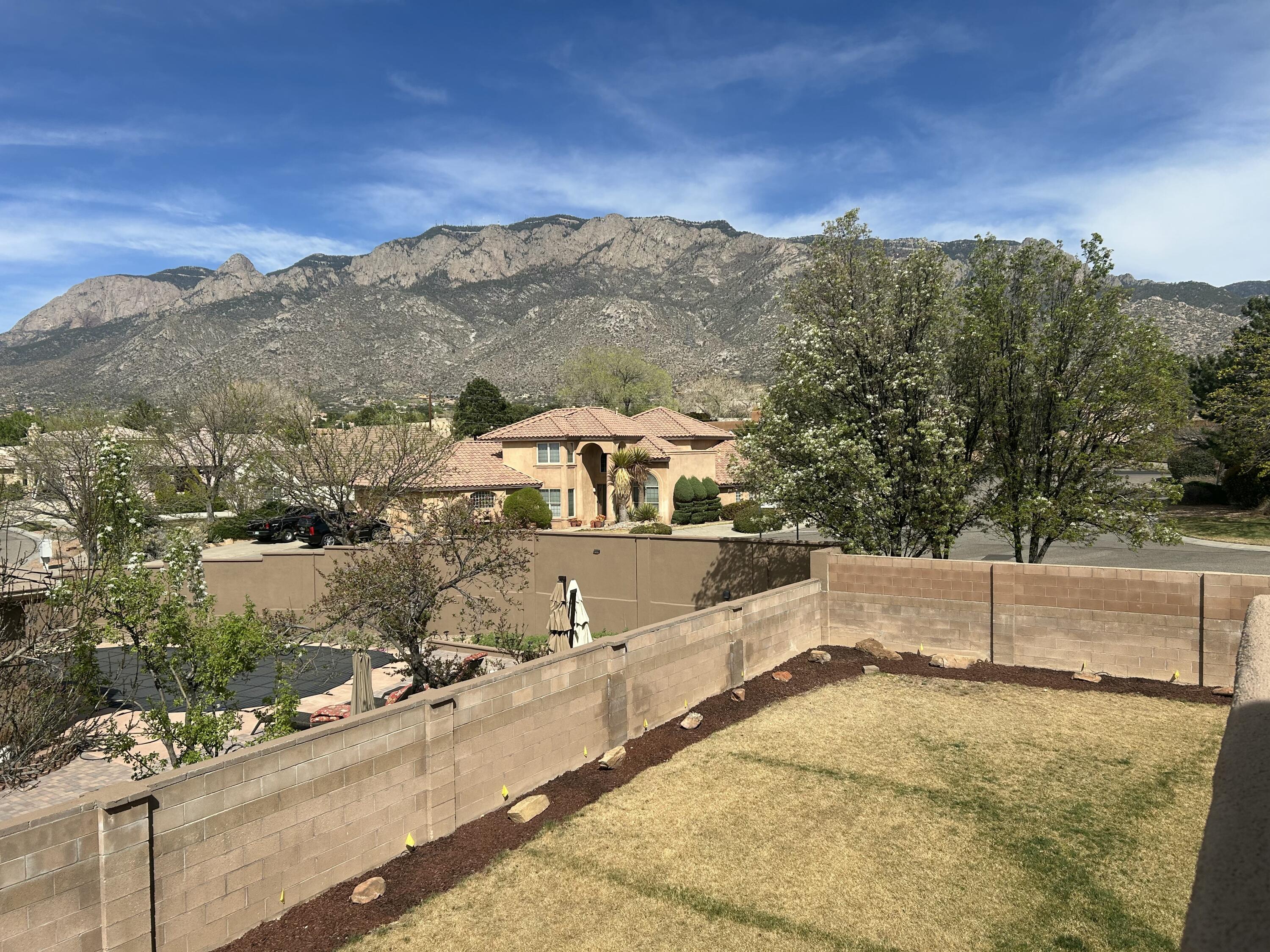 12515 Crested Moss Road NE