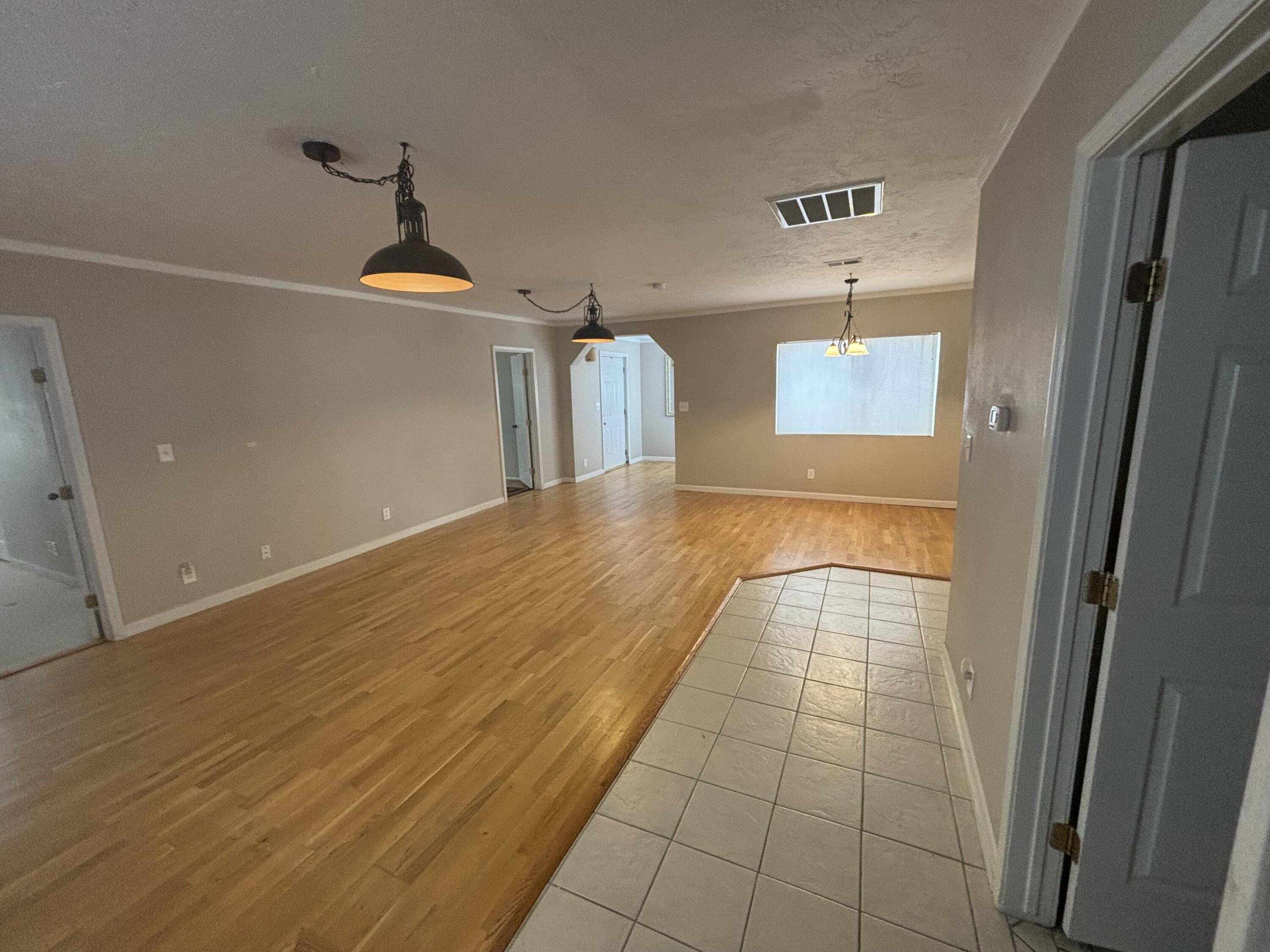 608 W Allen Avenue