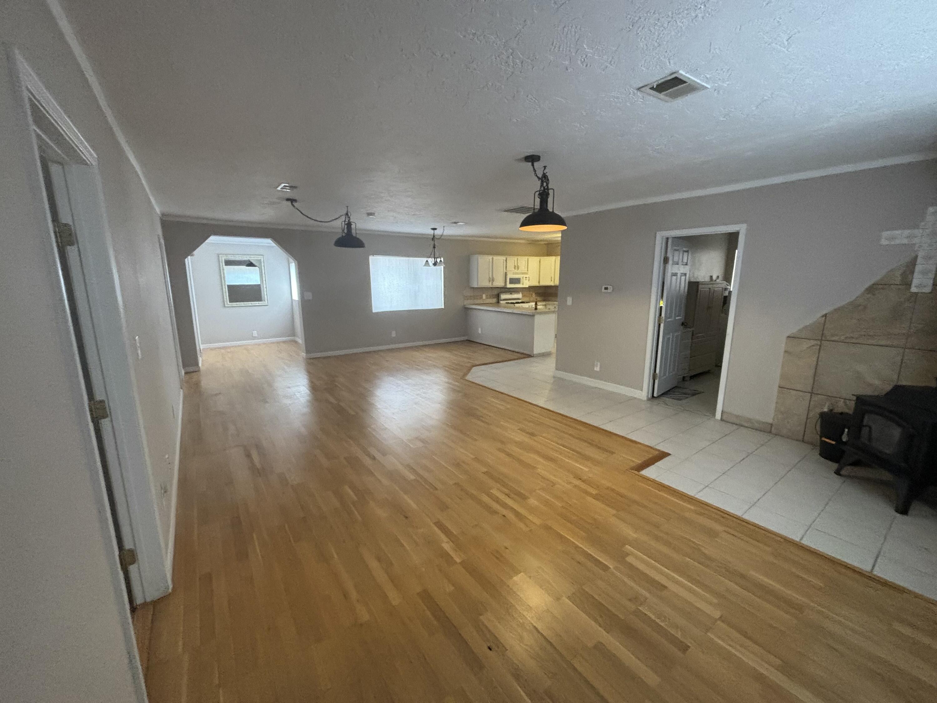 608 W Allen Avenue