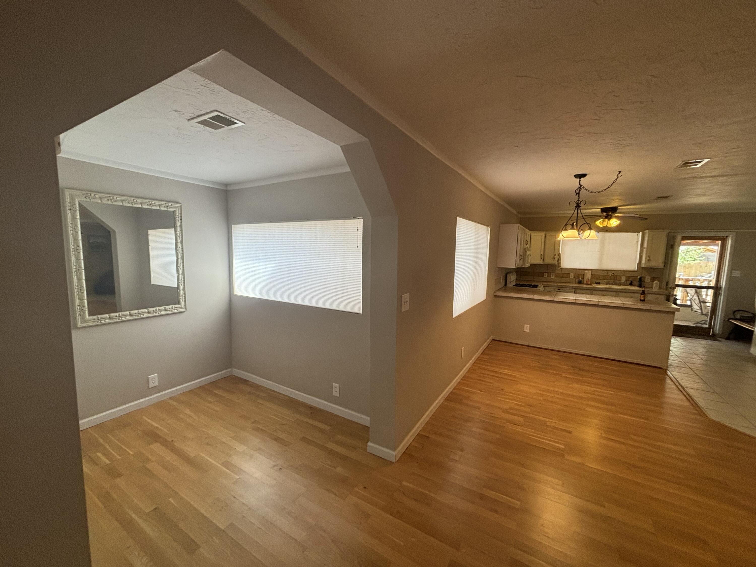 608 W Allen Avenue
