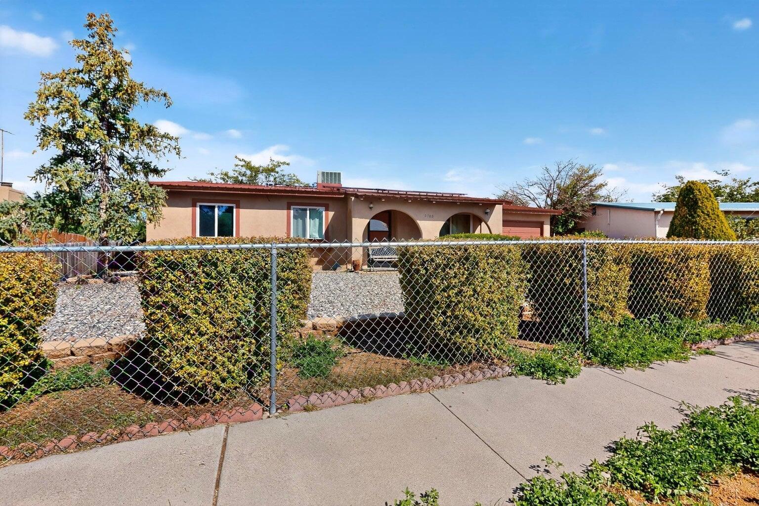 2702 Avenue Del Sol