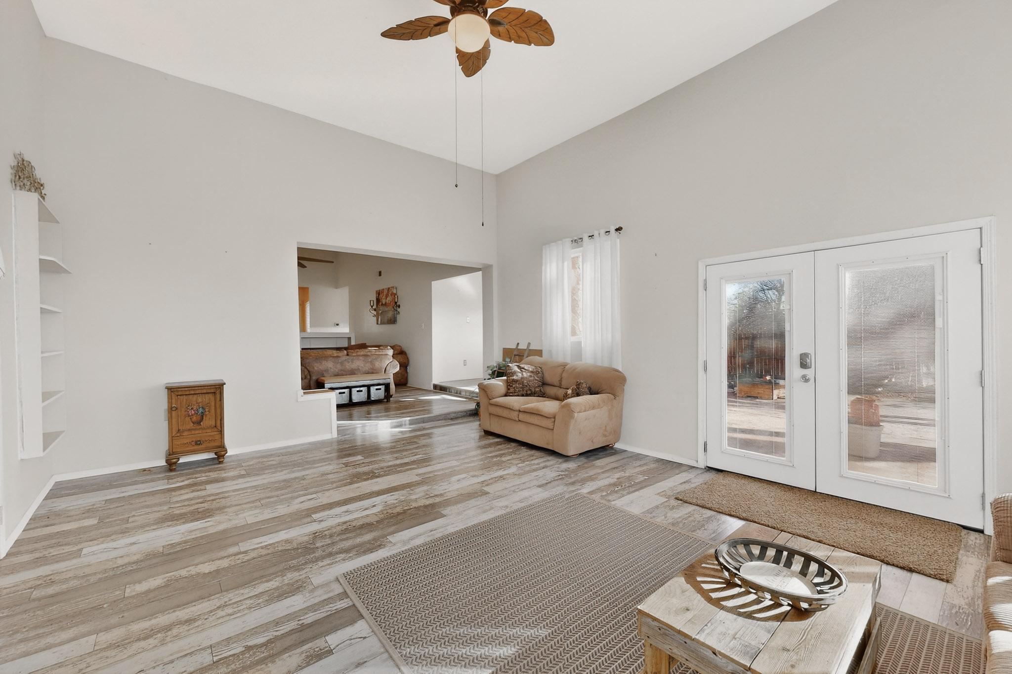 355 Esperanza Drive