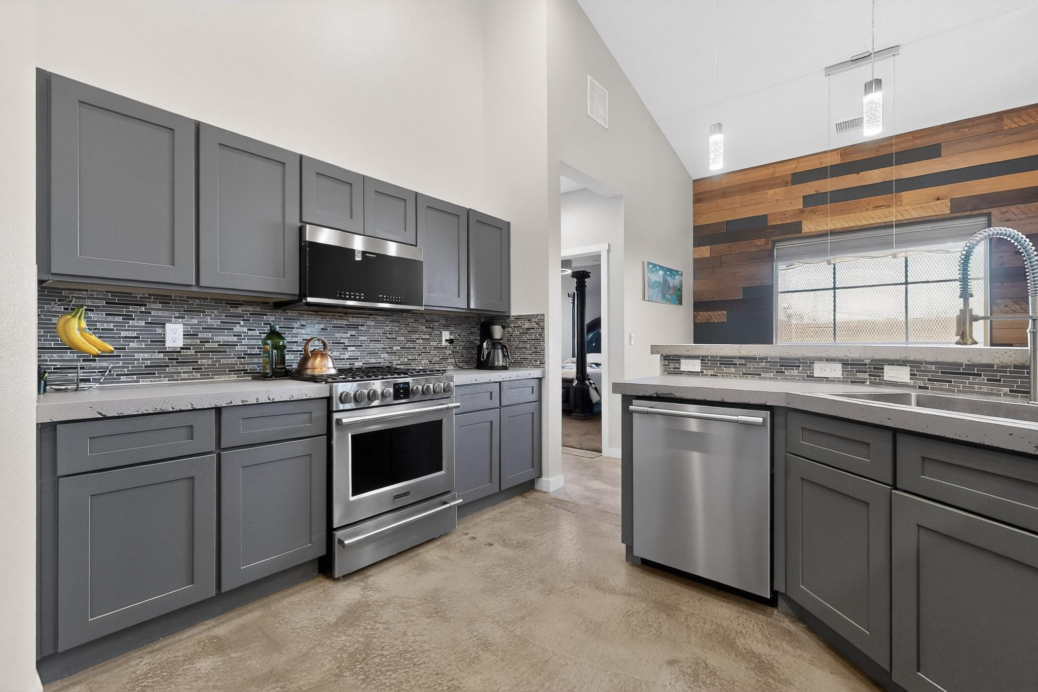 2161 Monterrey Road NE