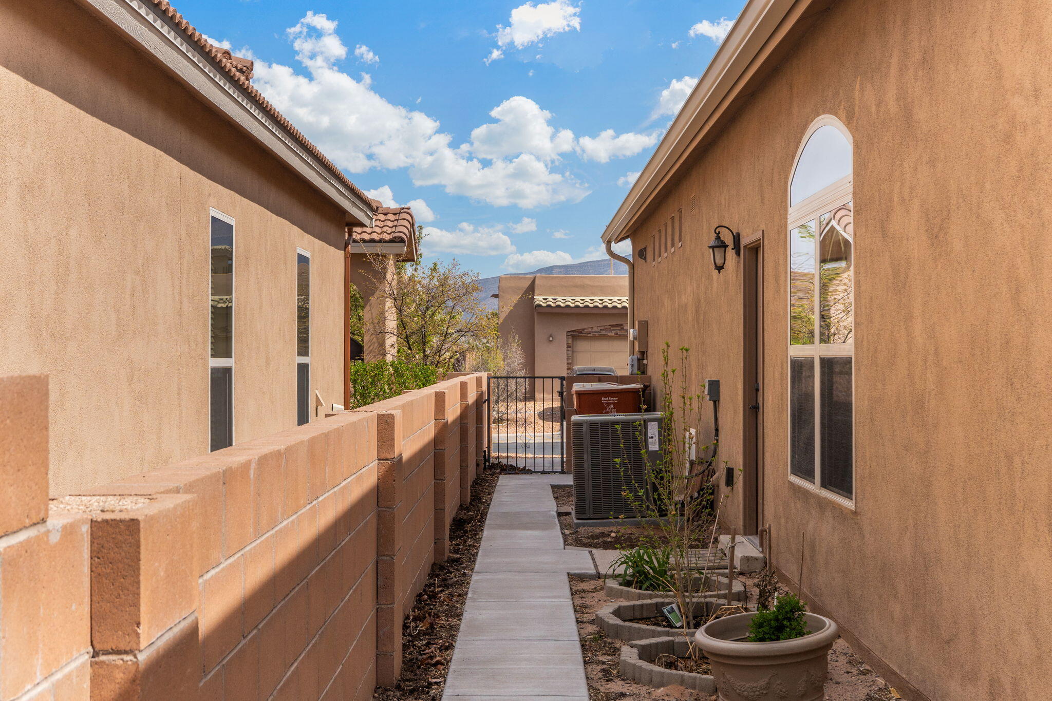 935 Palo Alto Court