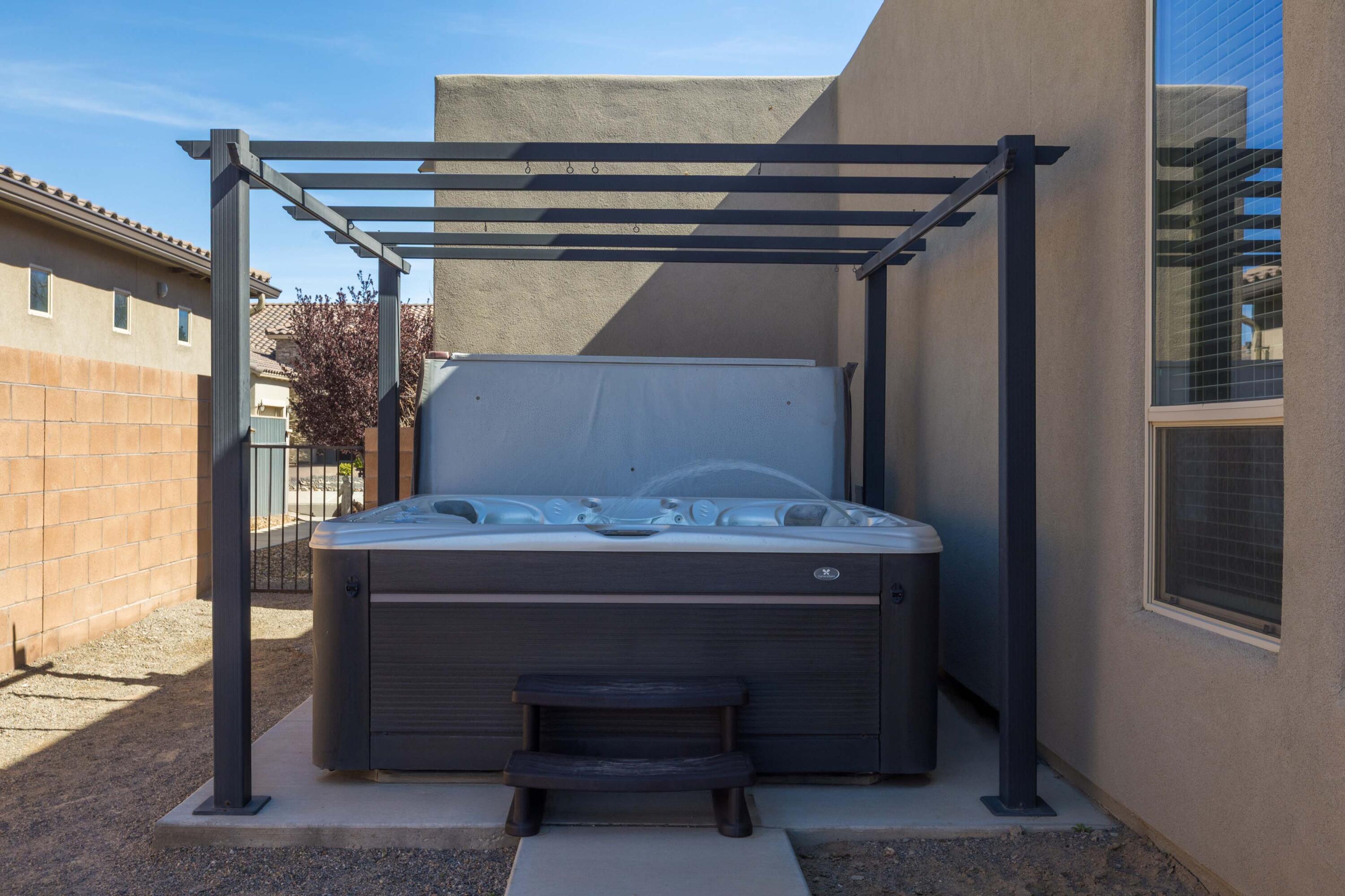 7436 Window Peak Road NW