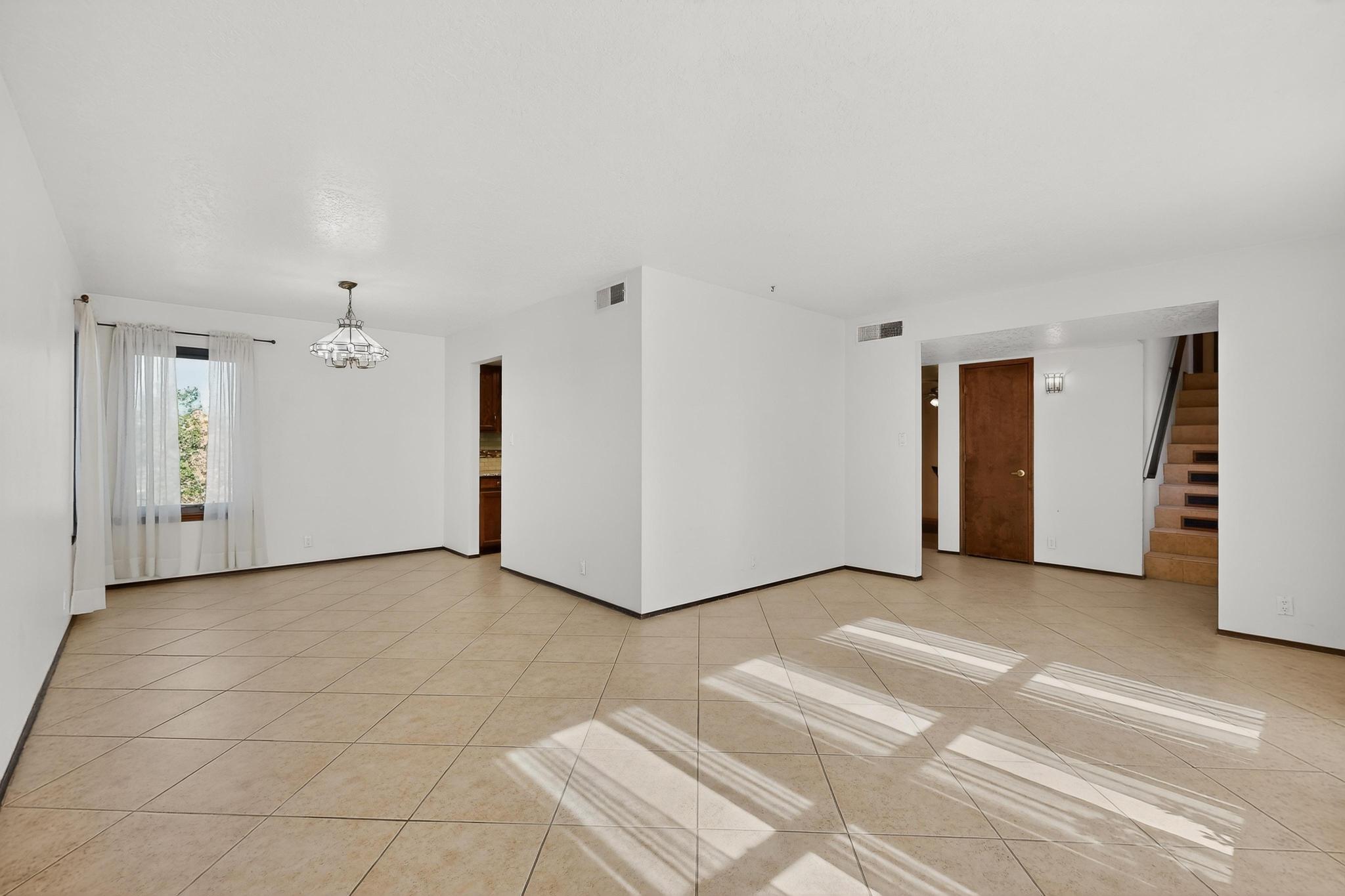 5401 Camino Sandia NE