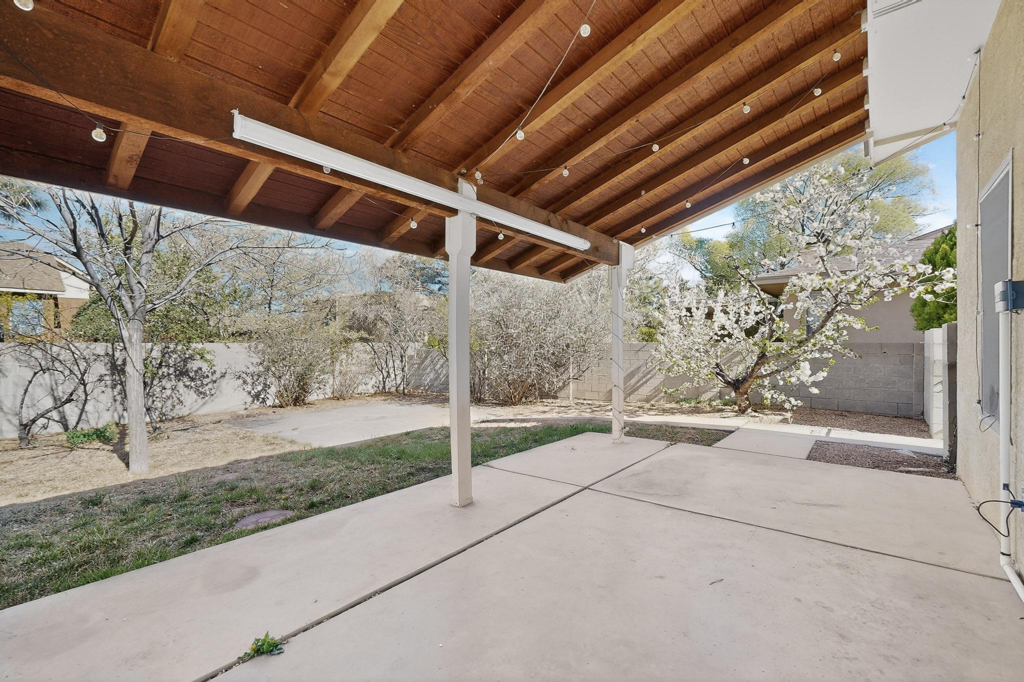 5401 Camino Sandia NE