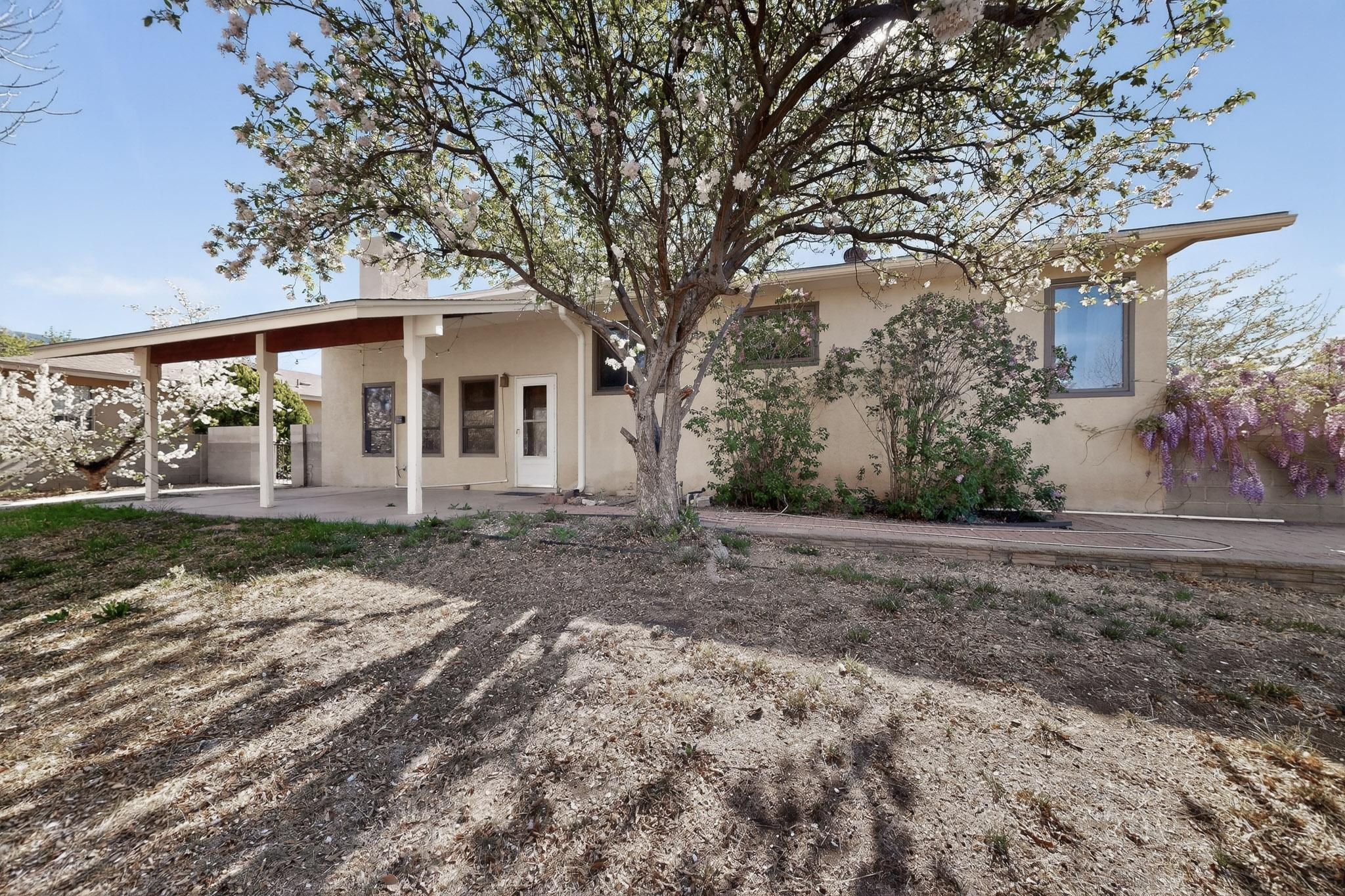 5401 Camino Sandia NE